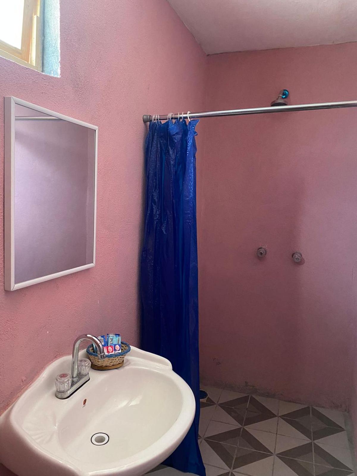 Family Room with Private Bathroom - Photo 4