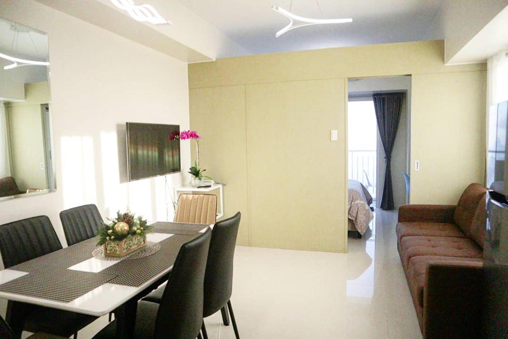 One-Bedroom Apartment with Lake View - Photo 7