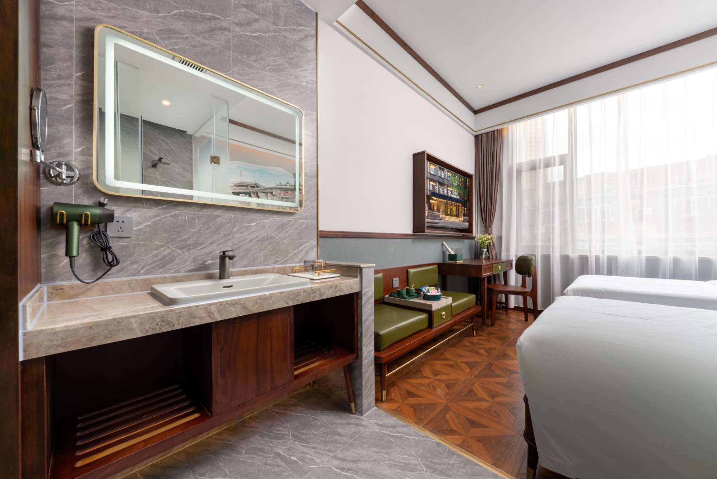 Superior Twin Room photo 2