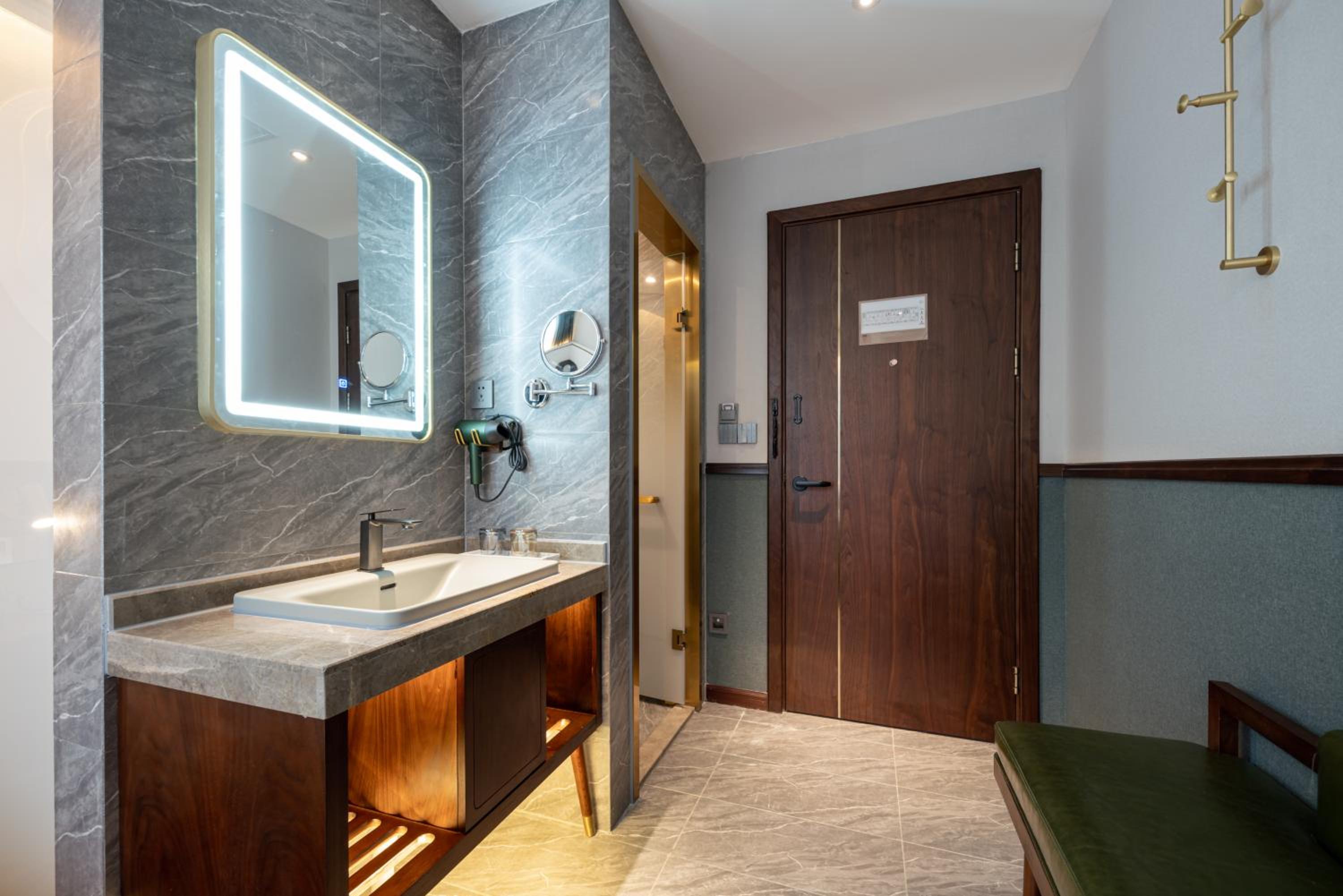 Deluxe Executive Double Room photo 3