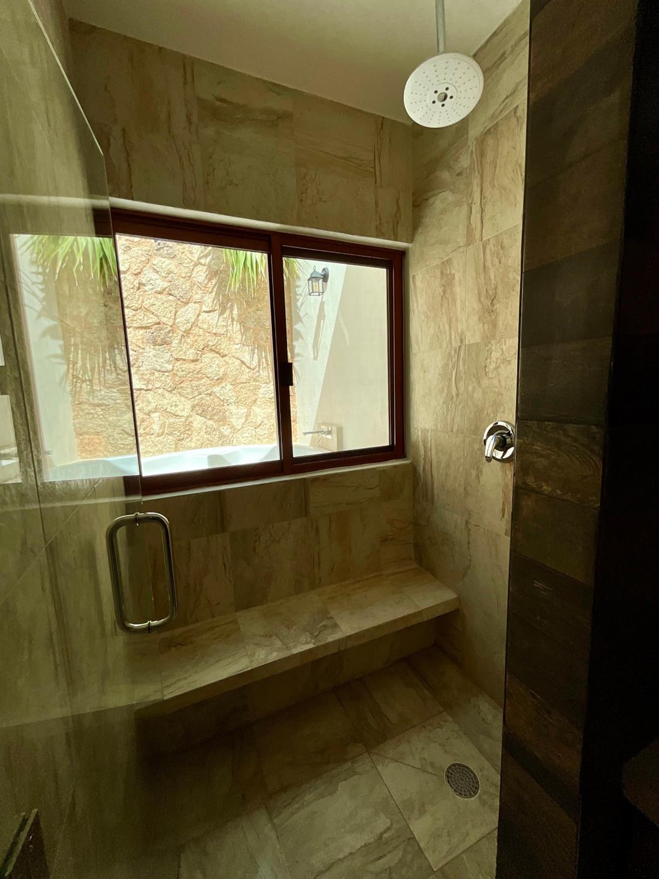 King Suite with Spa Bath photo 2