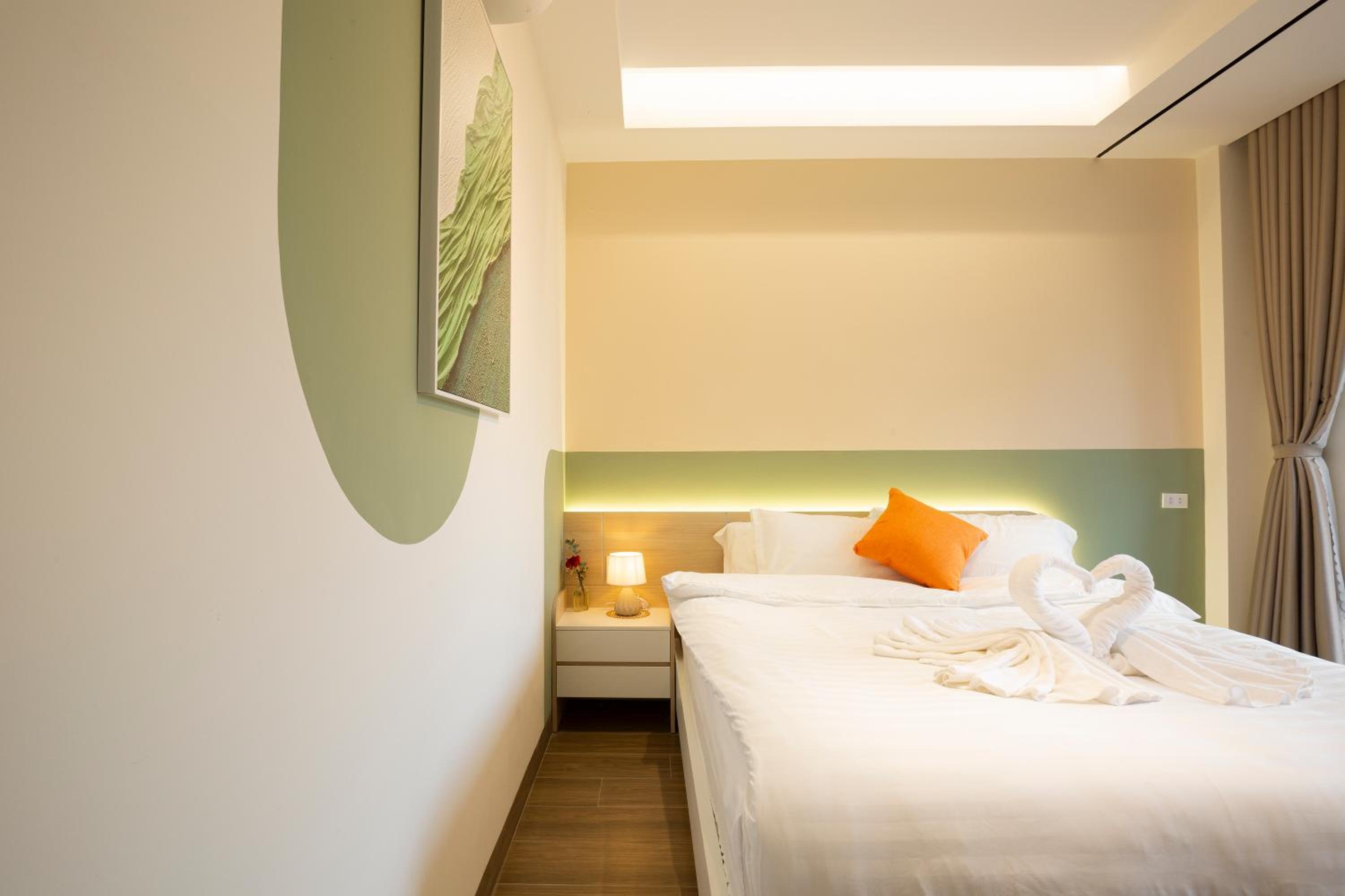 Deluxe Double Room with Balcony photo 3