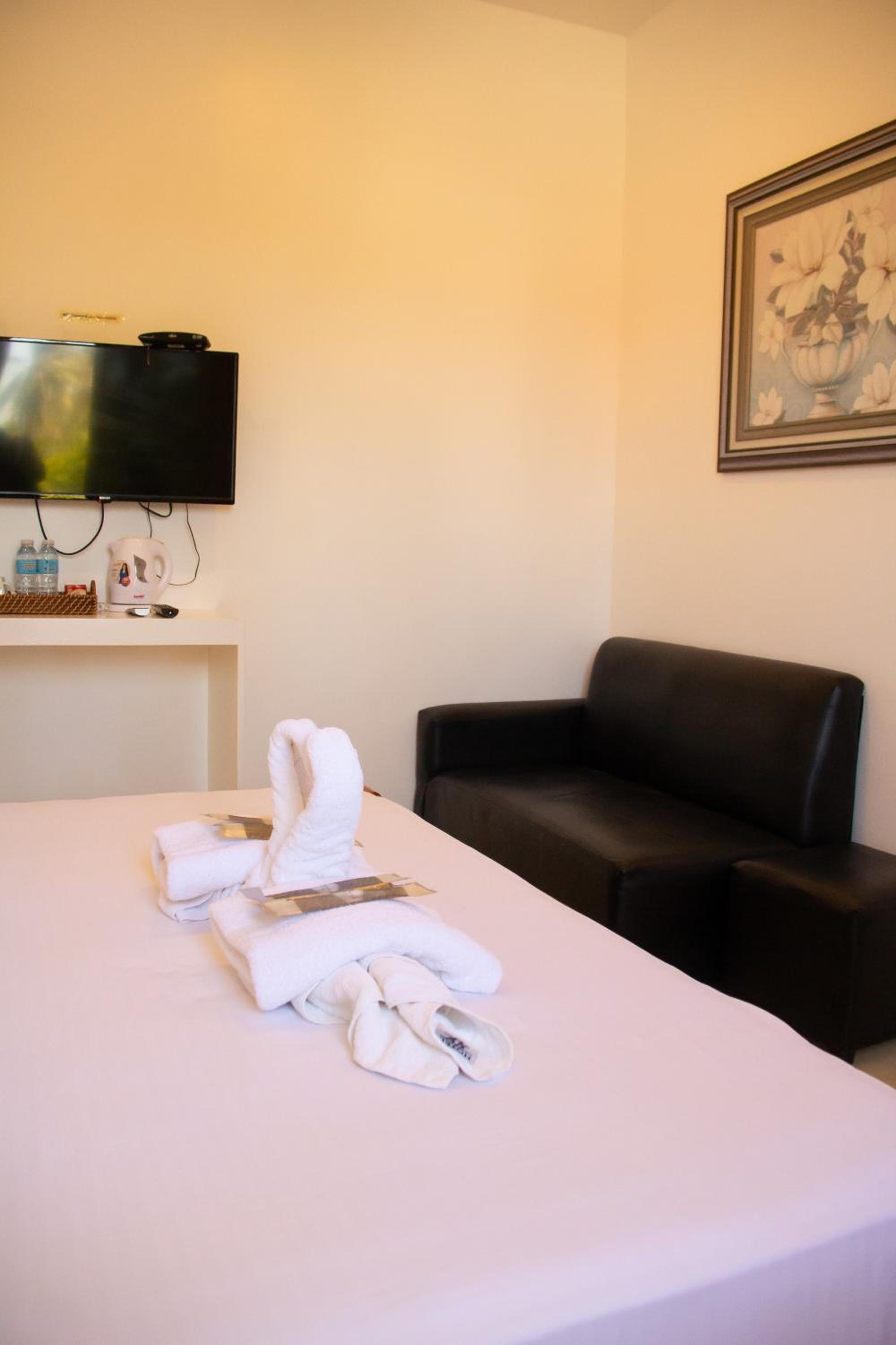 Deluxe Room - Photo 1