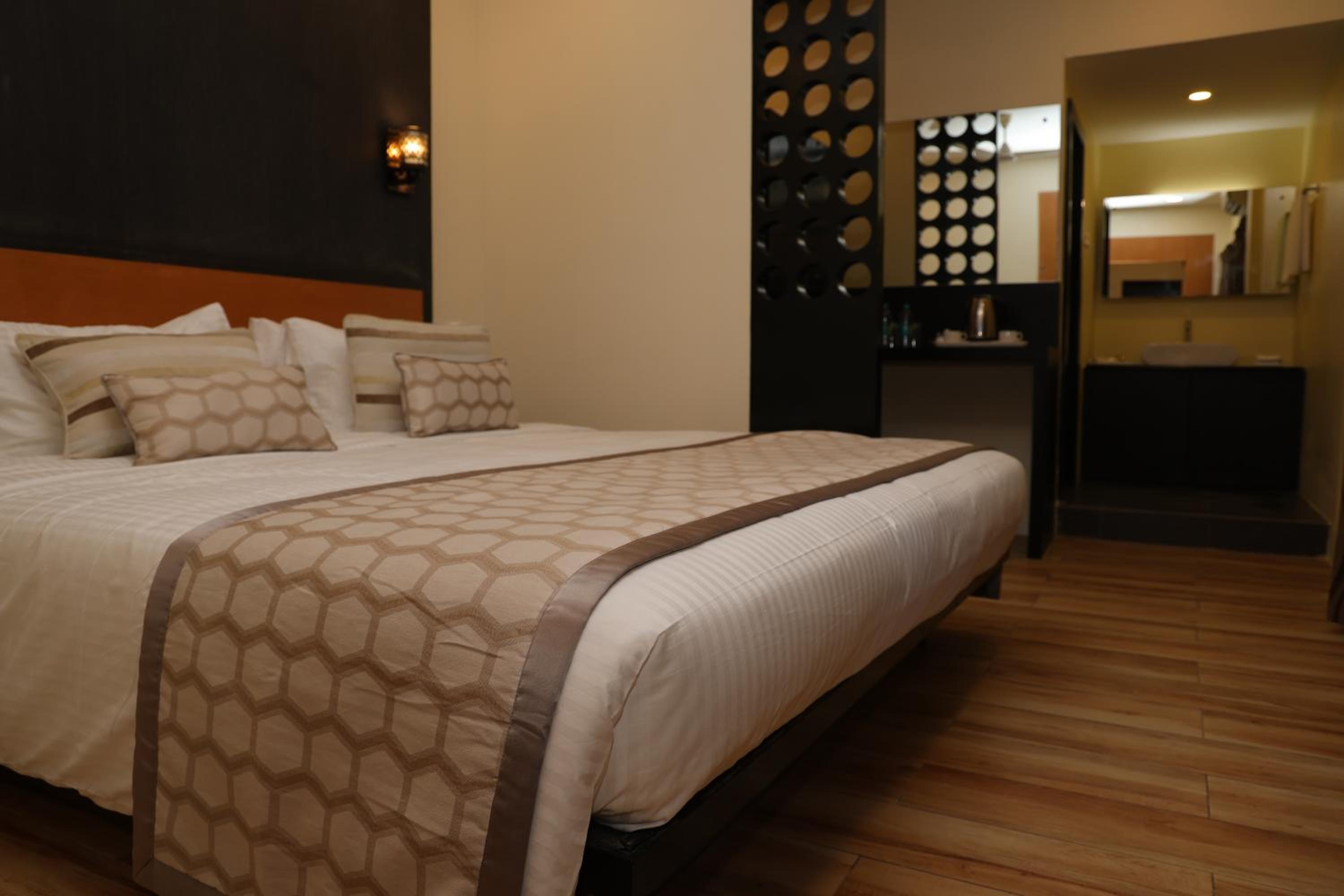 Junior Suite - Photo 13