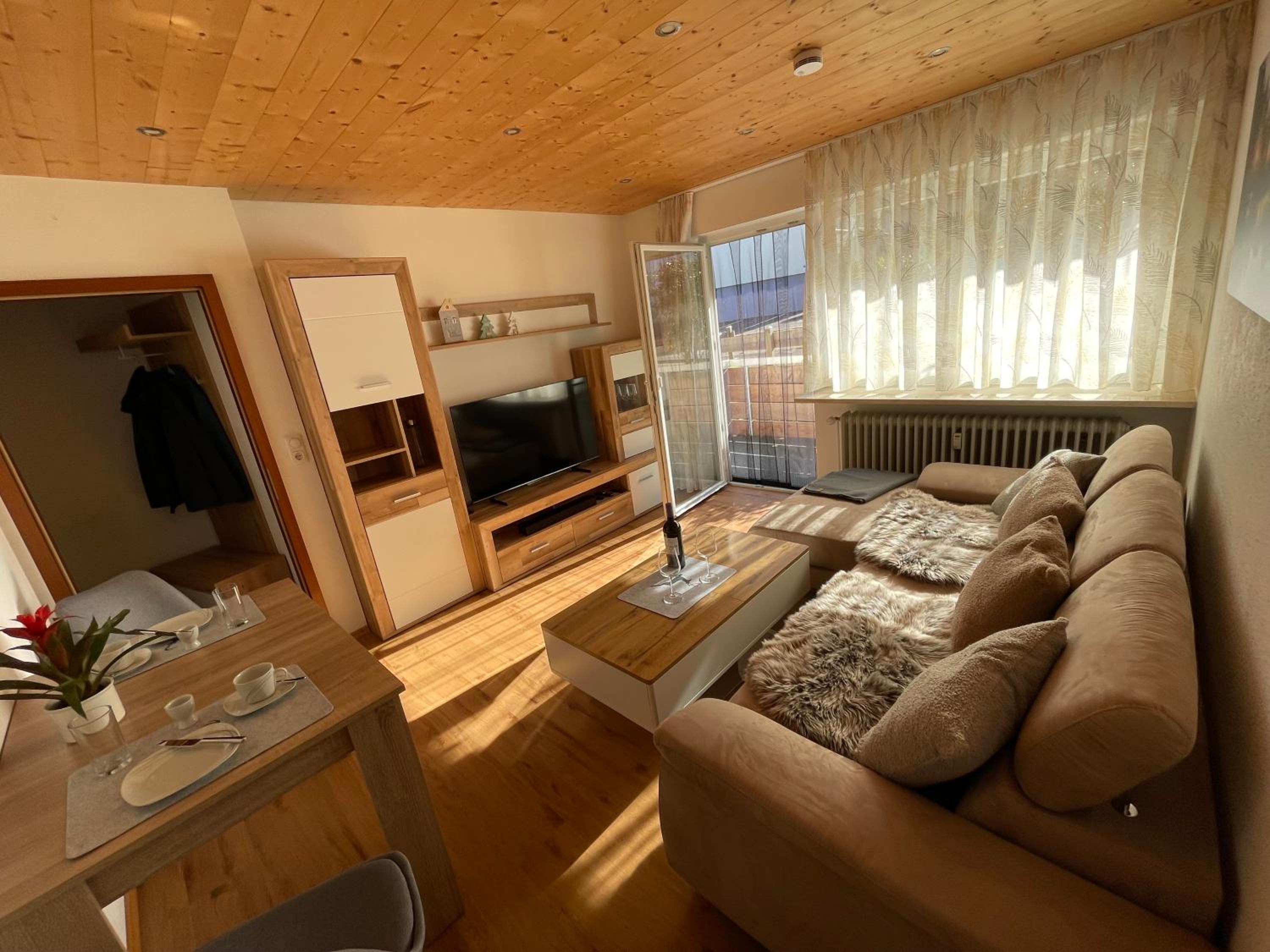 One-Bedroom Apartment photo 1