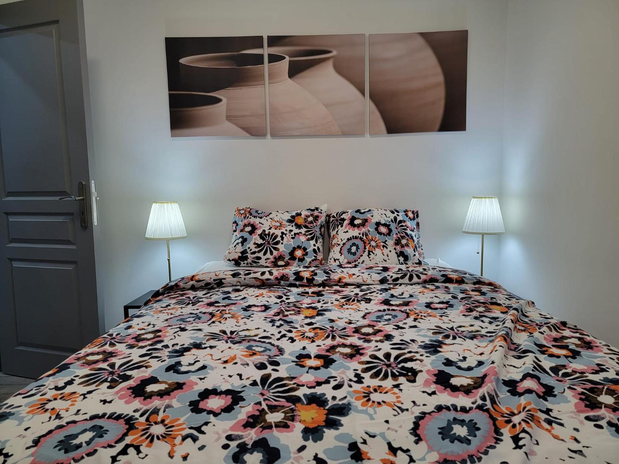 One-Bedroom Apartment photo 1