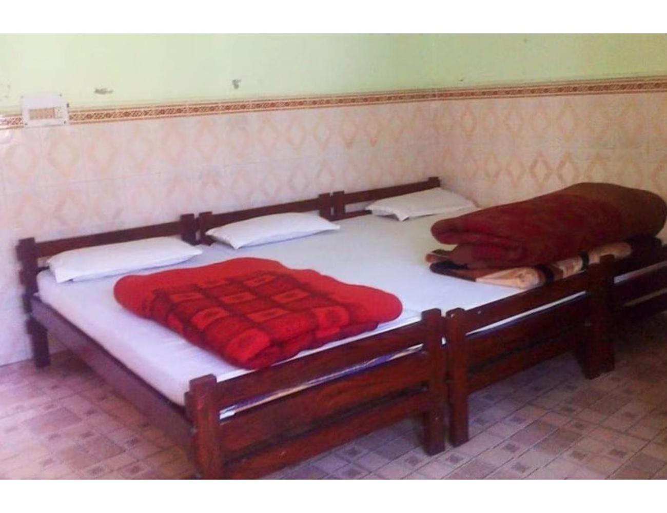 10-Bed Mixed Dormitory Room photo 3