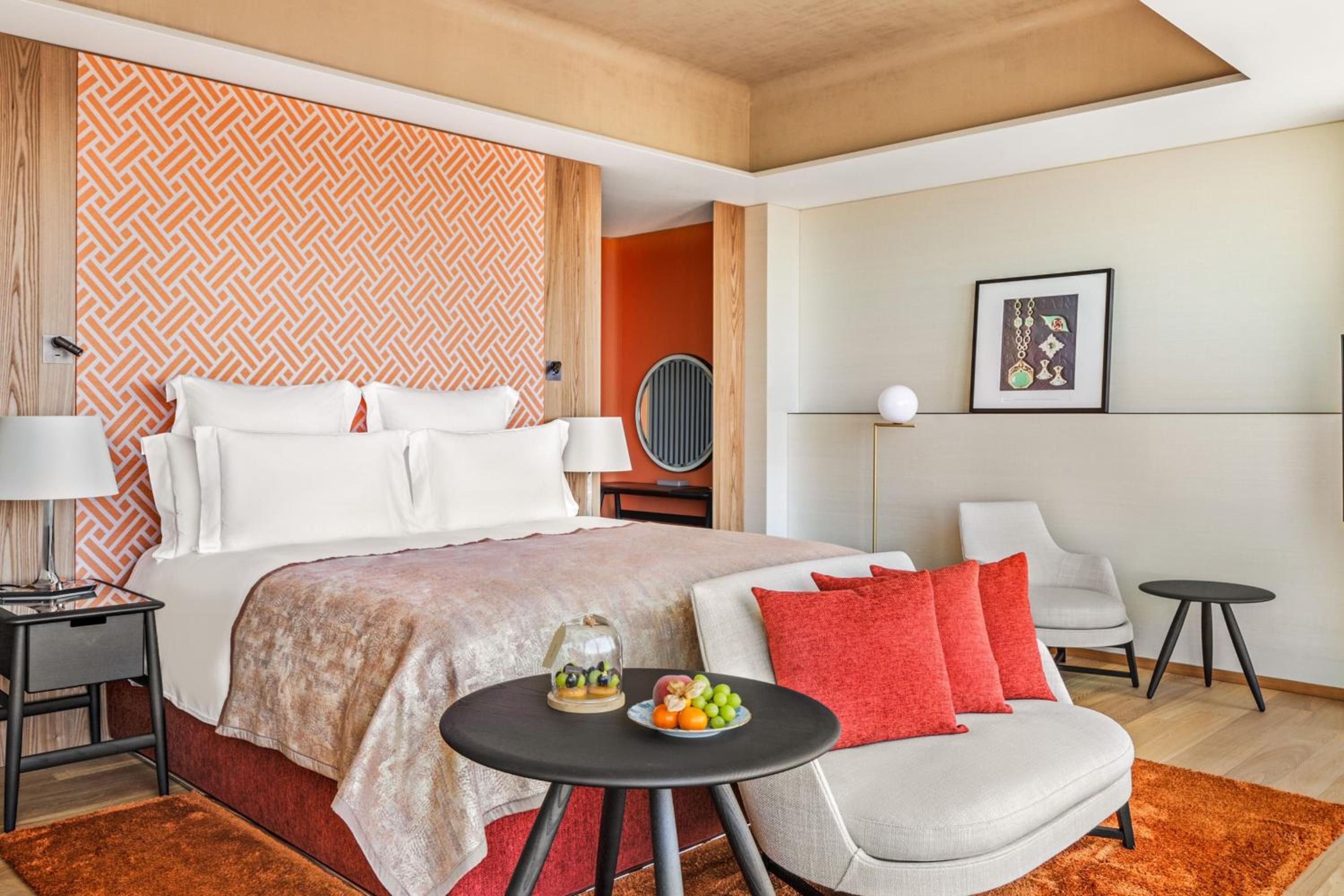 Premium King Room with Garden View thumbnail 6