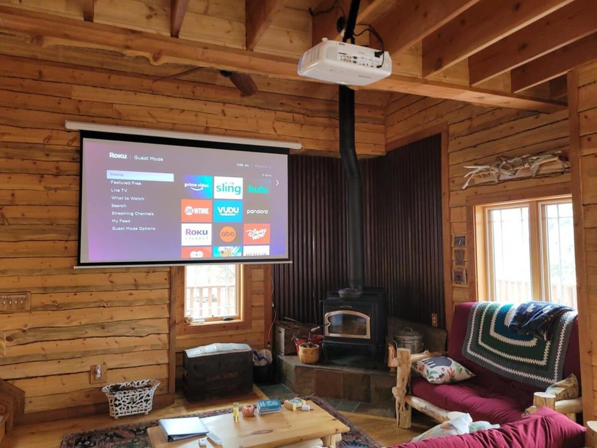 Family Room photo 3