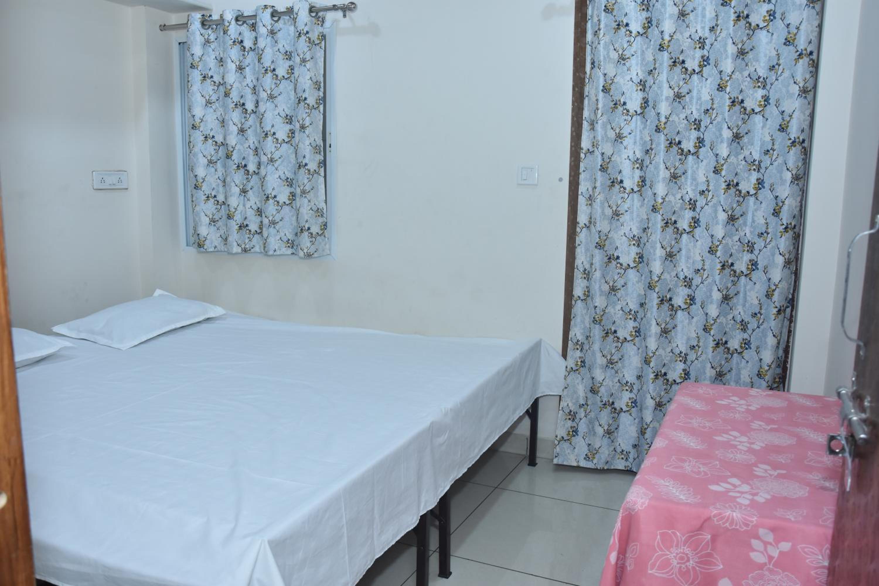 Economy Quadruple Room photo 3