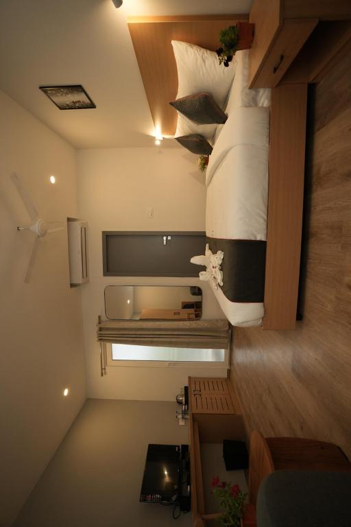 Deluxe Triple Room - Photo 1