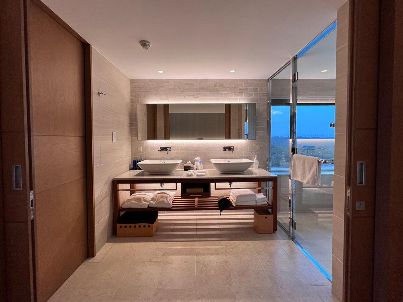 Premium Suite - Non-Smoking (4th Floor) - Photo 3