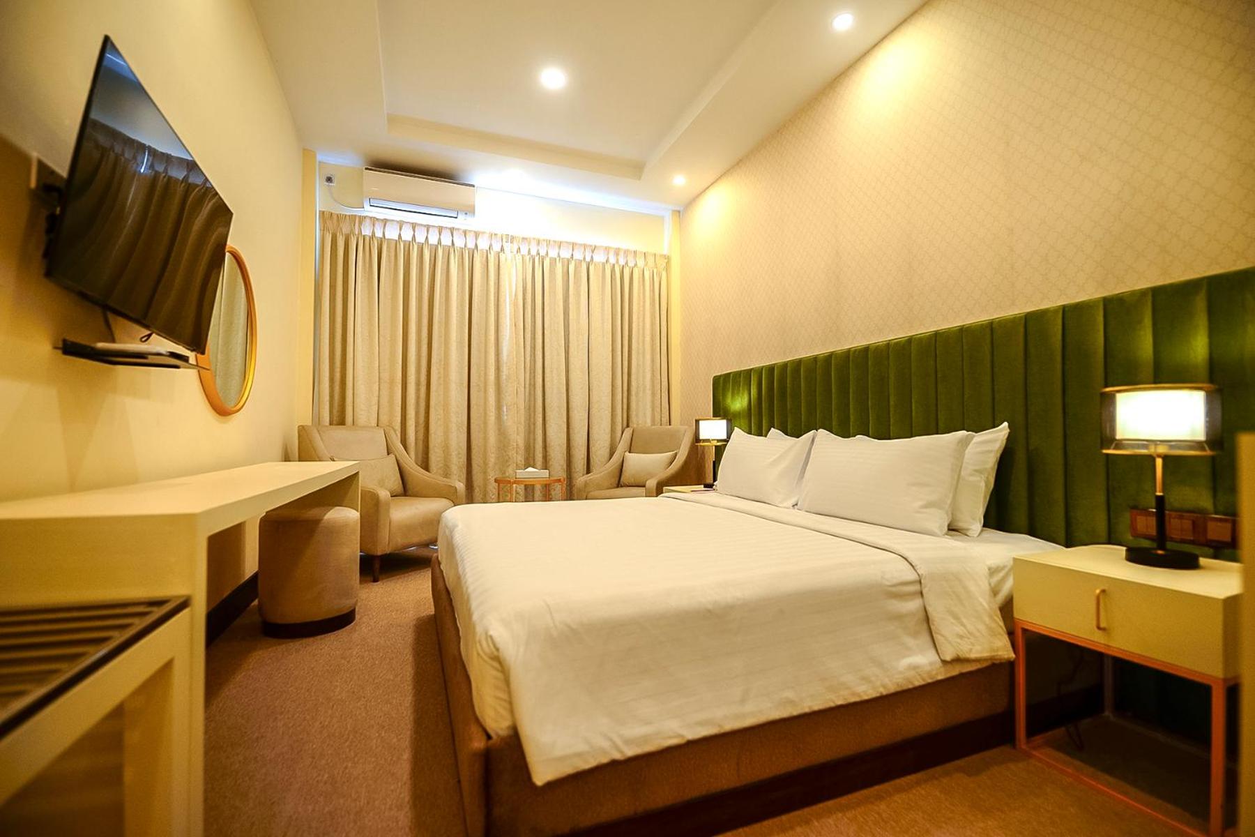 Deluxe Double room with lake view - Photo 3