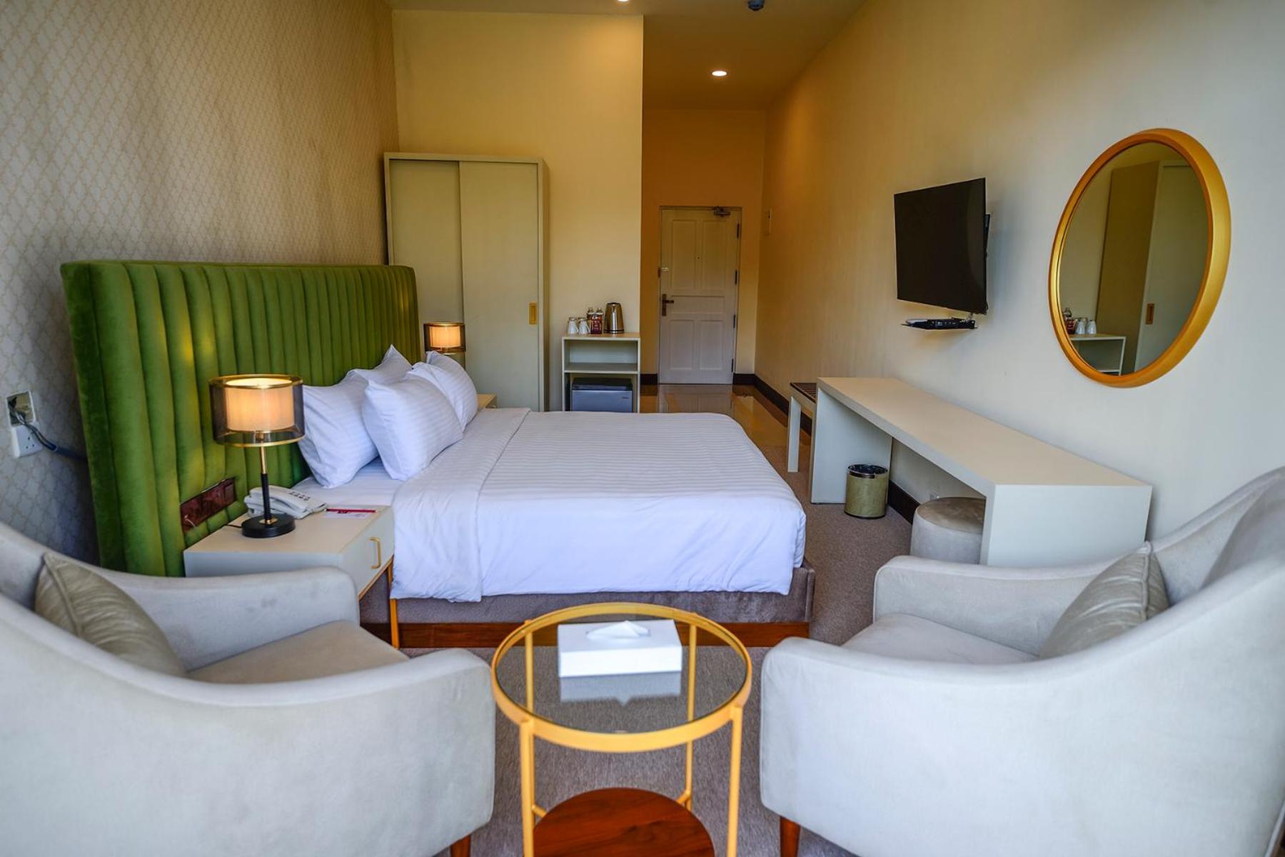 Deluxe Double room with lake view - Photo 1
