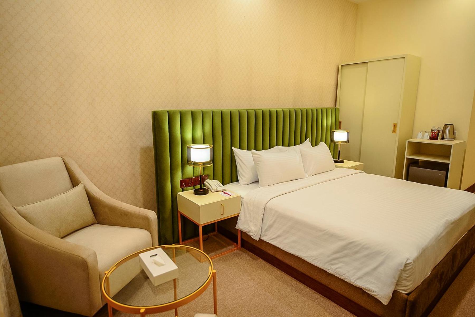 Deluxe Double room with lake view - Photo 2
