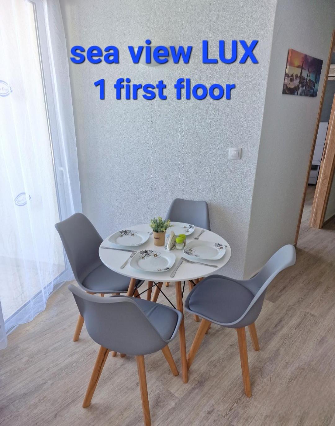 Apartment with Sea View photo 2
