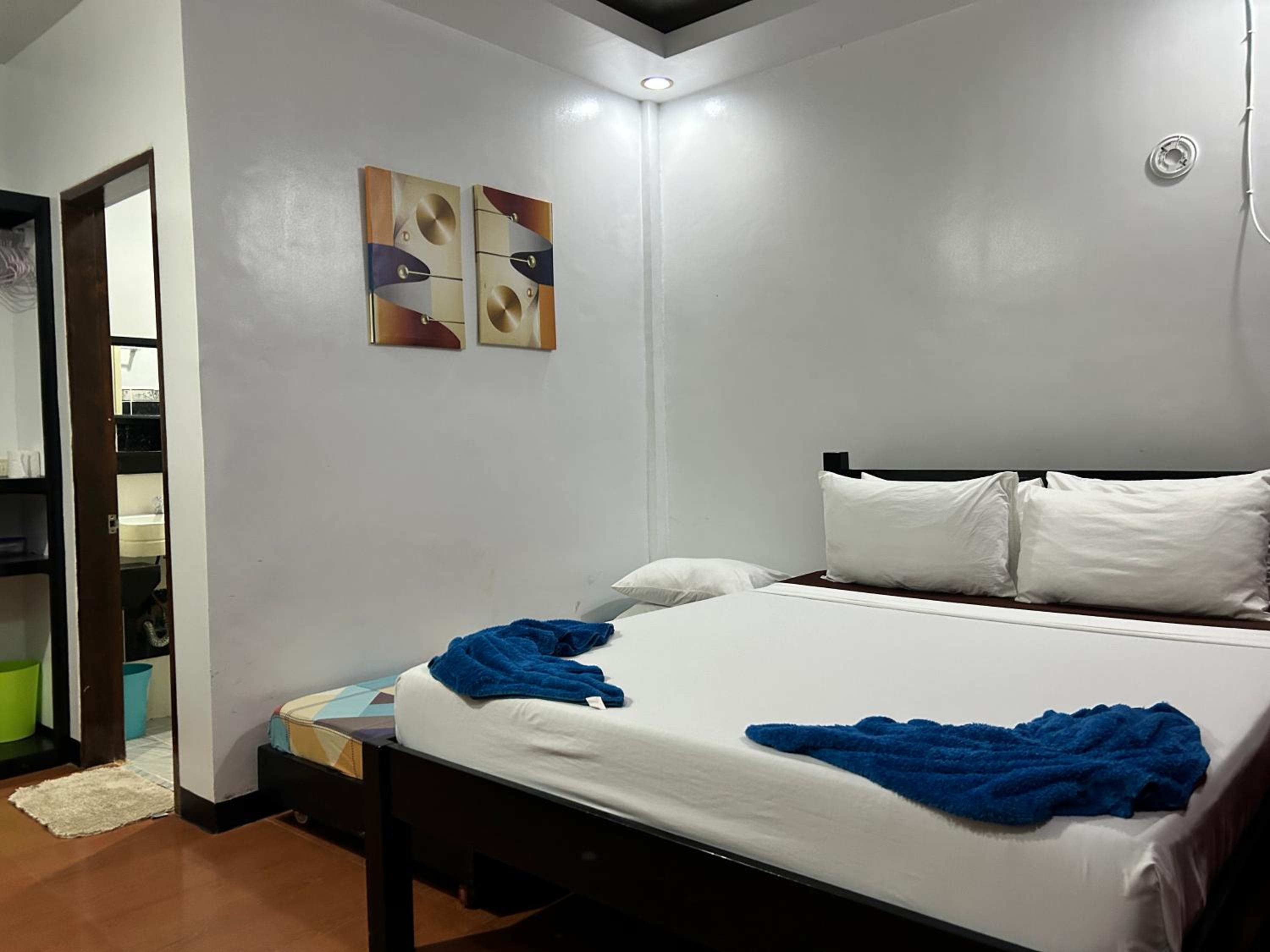 Deluxe Double Room with Extra Bed