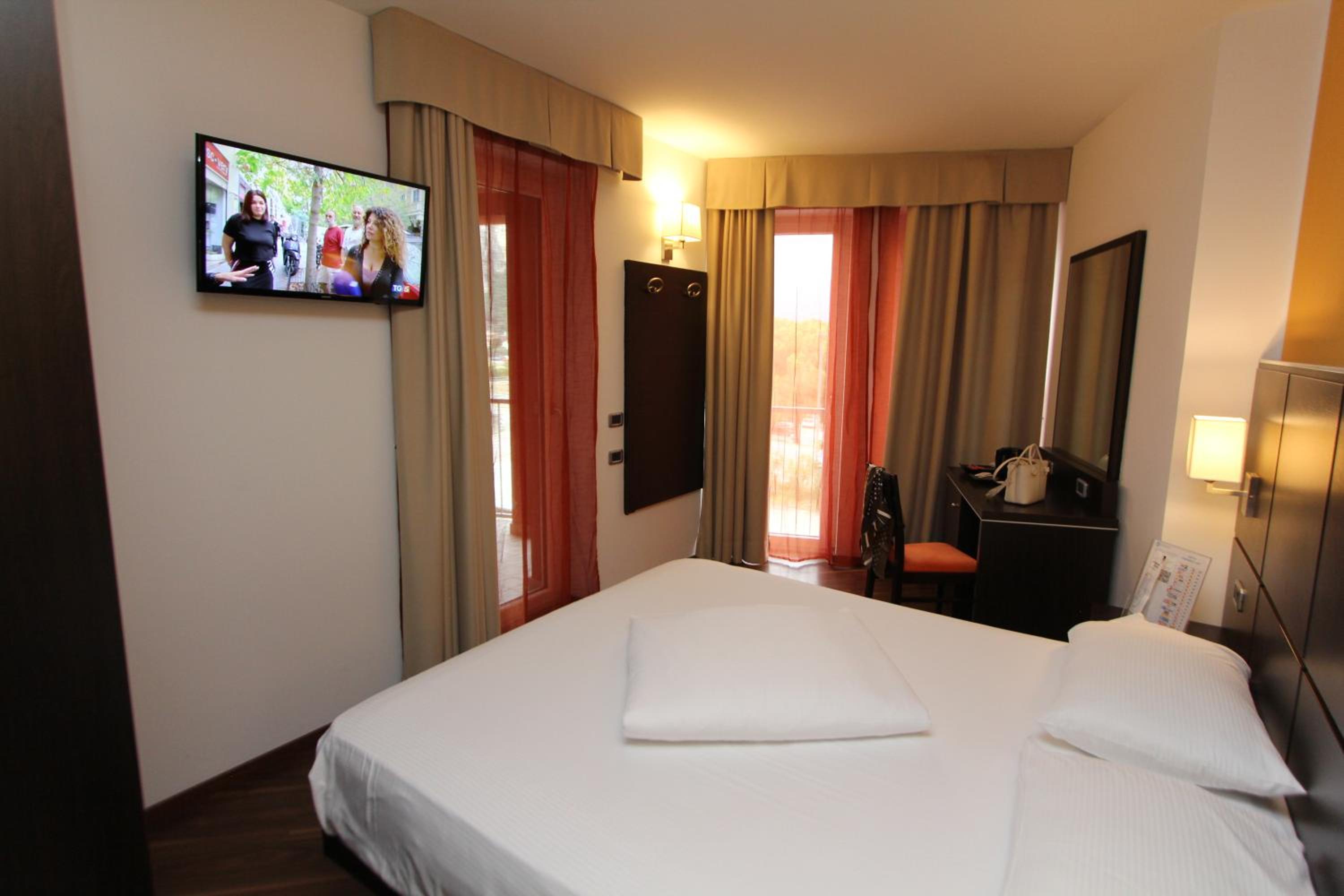 Standard Double or Twin Room with Balcony photo 1