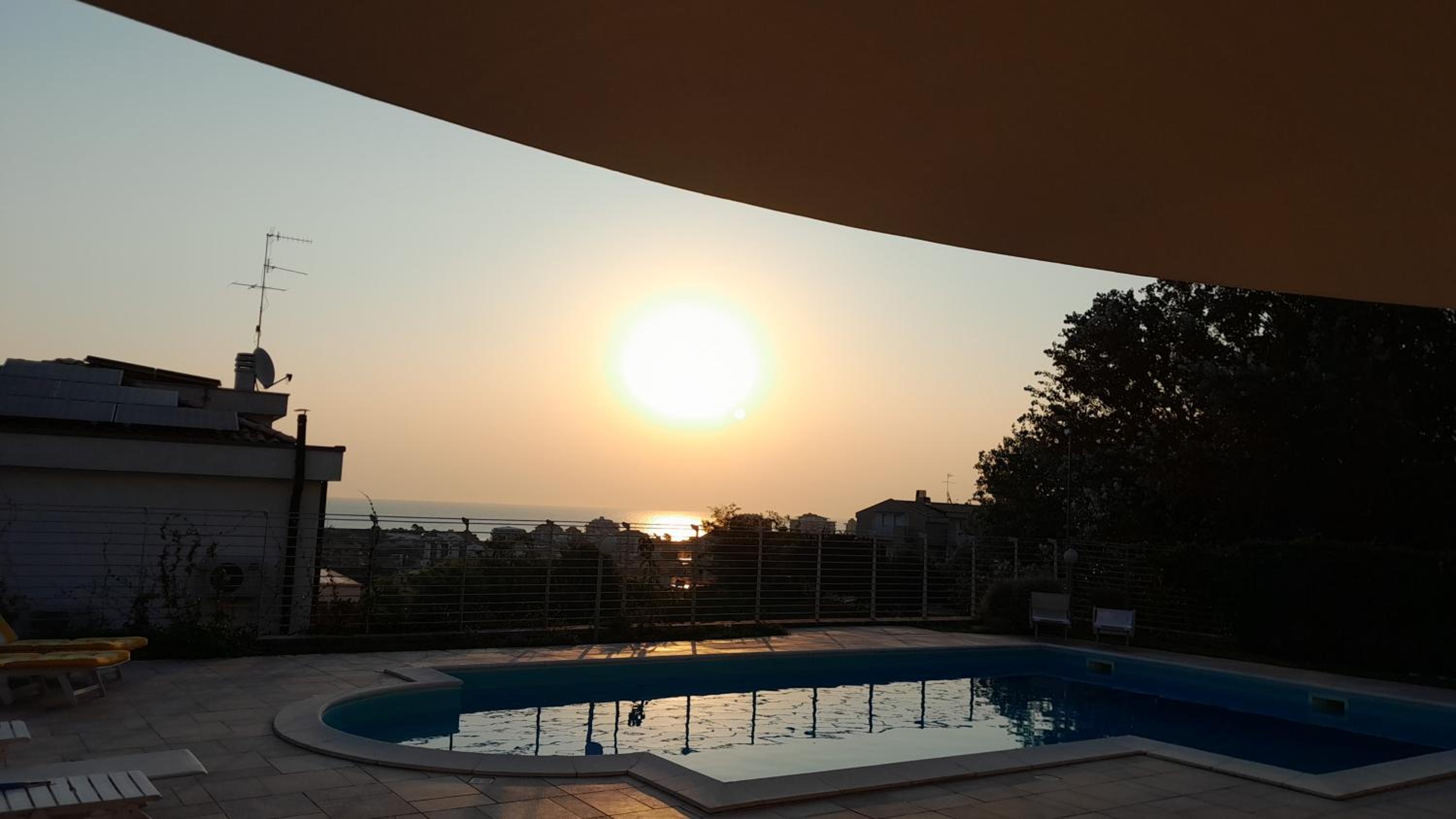 Apartment with Sea View - Photo 15
