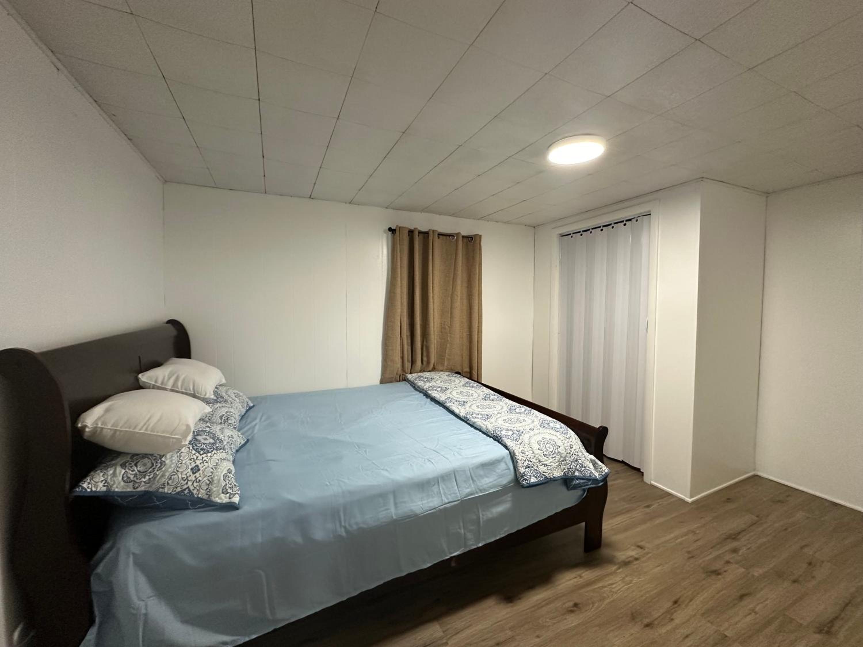 Three-Bedroom House photo 1