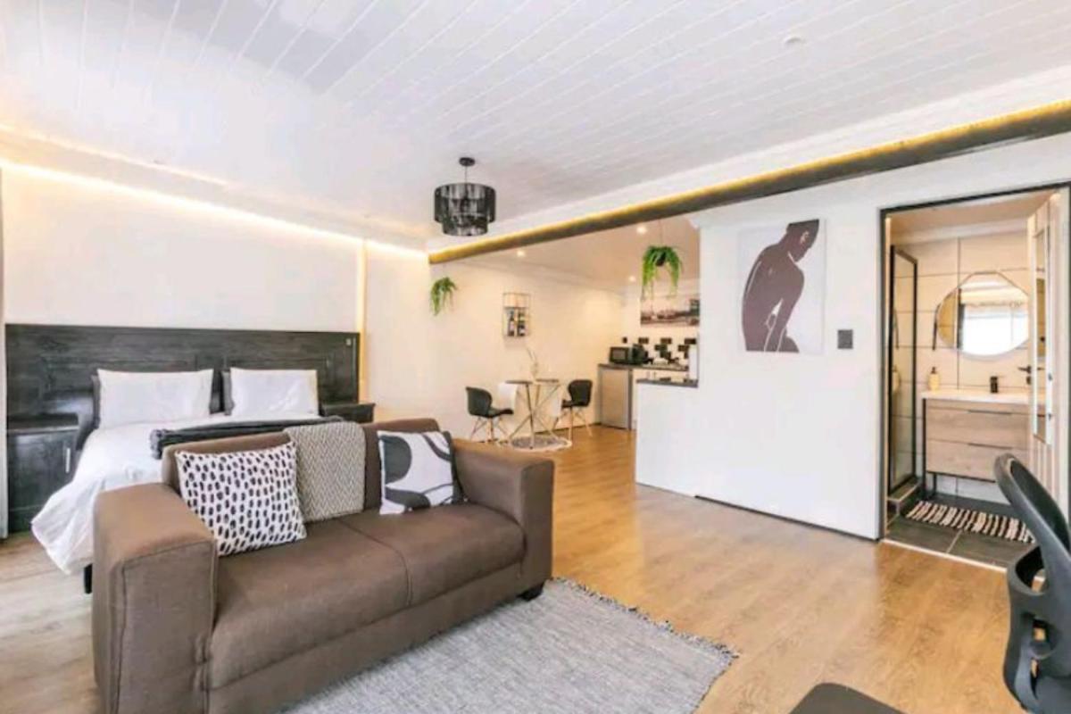 One-Bedroom Apartment photo 1
