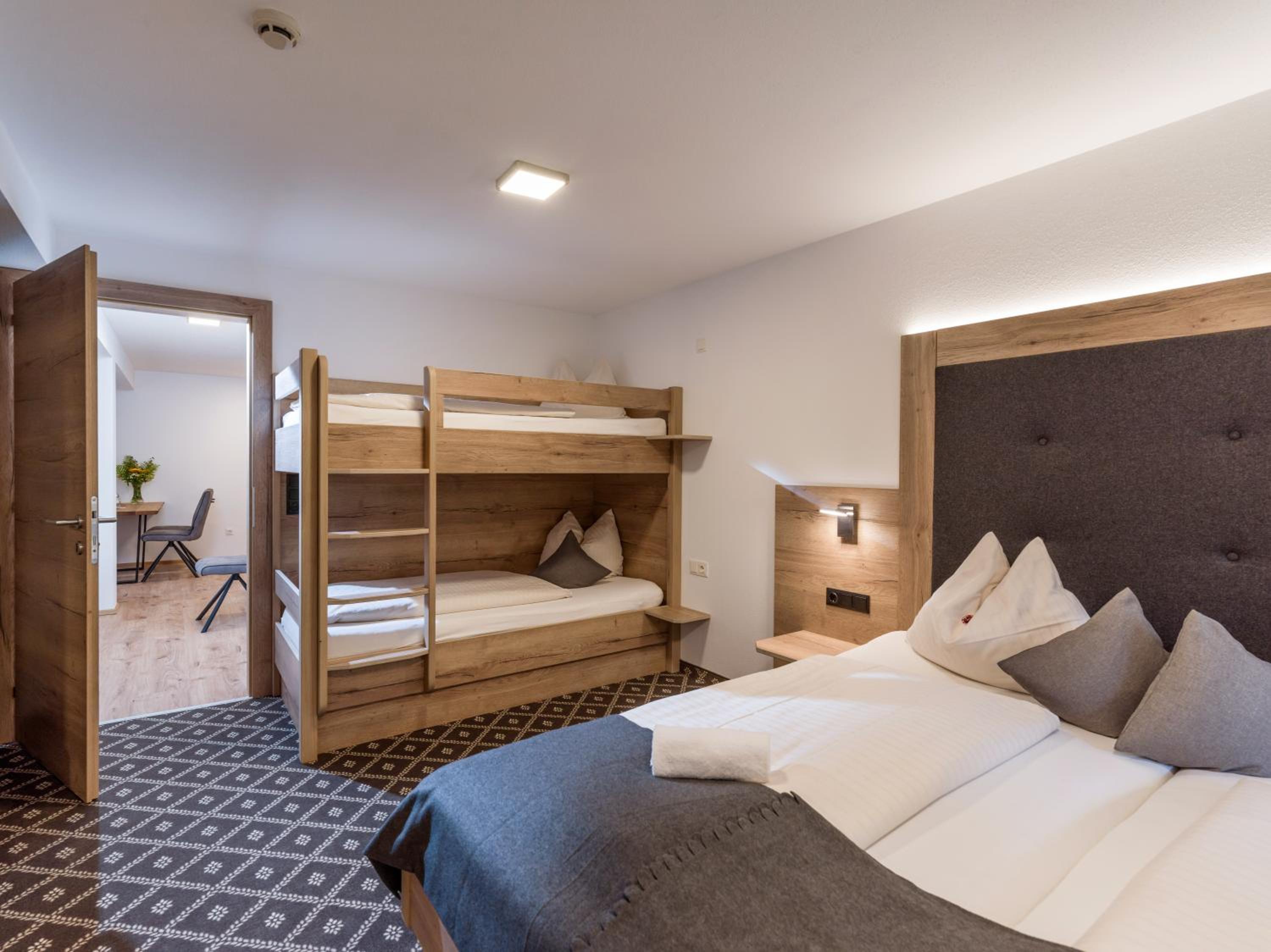 Two-Bedroom Deluxe Apartment with Balcony photo 1