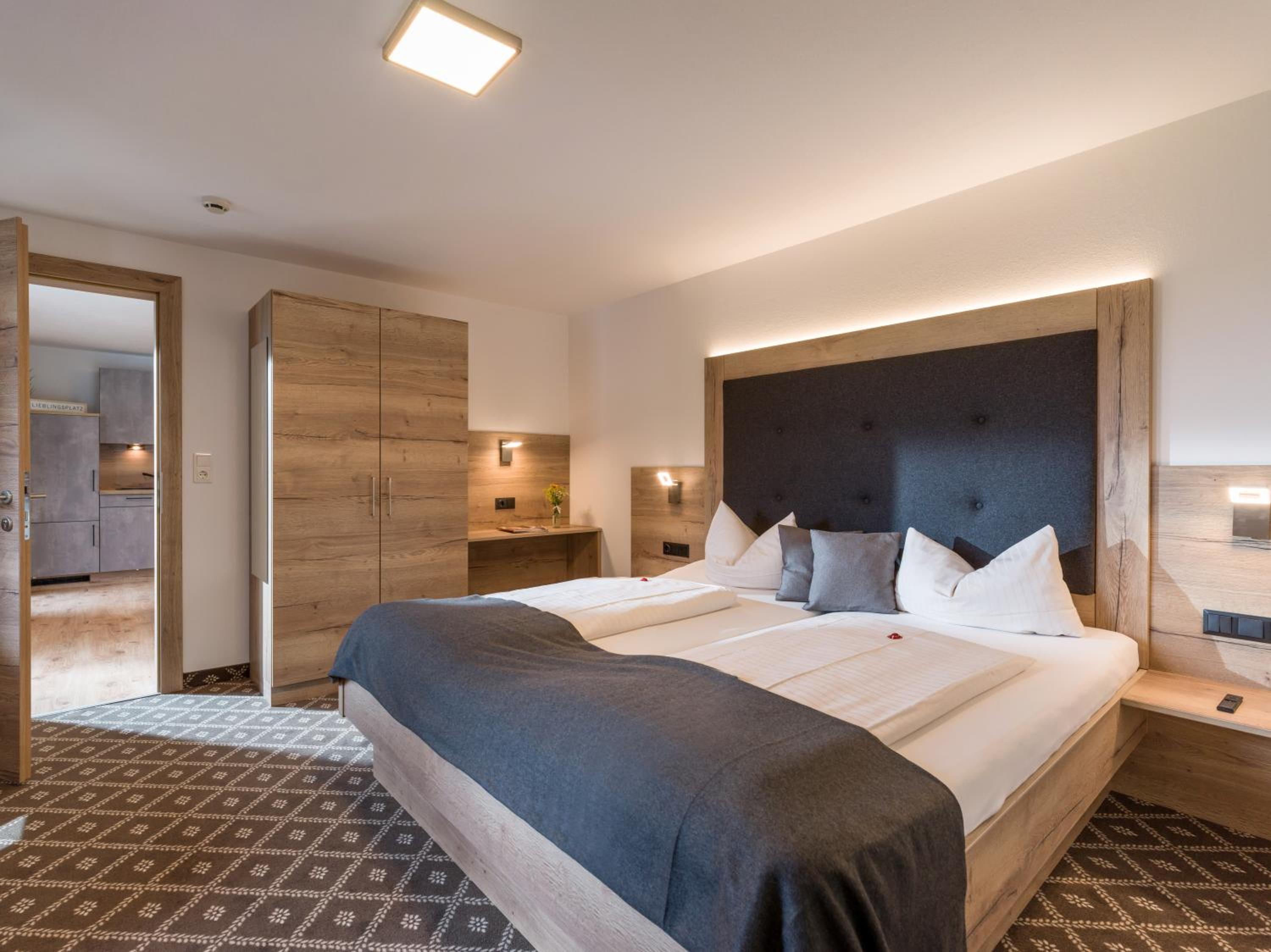 Two-Bedroom Deluxe Apartment with Balcony photo 2