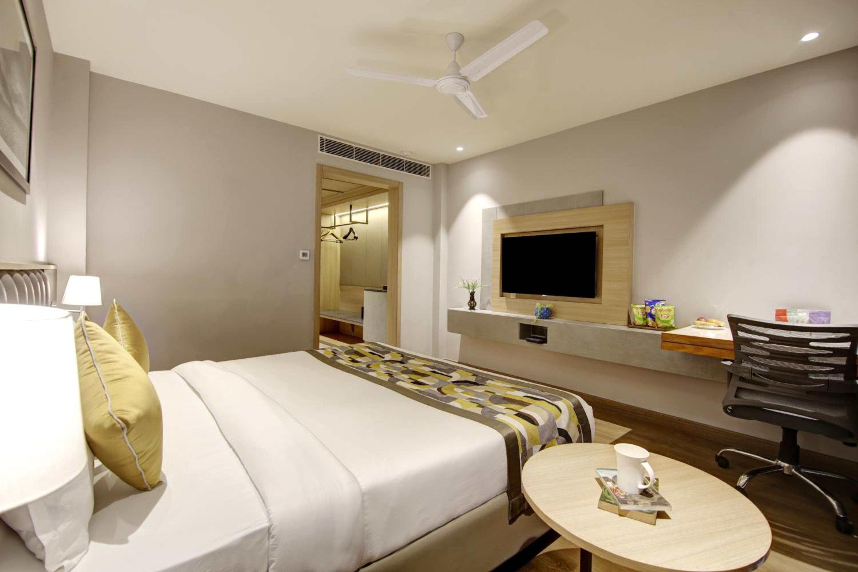 Deluxe Room - Photo 6