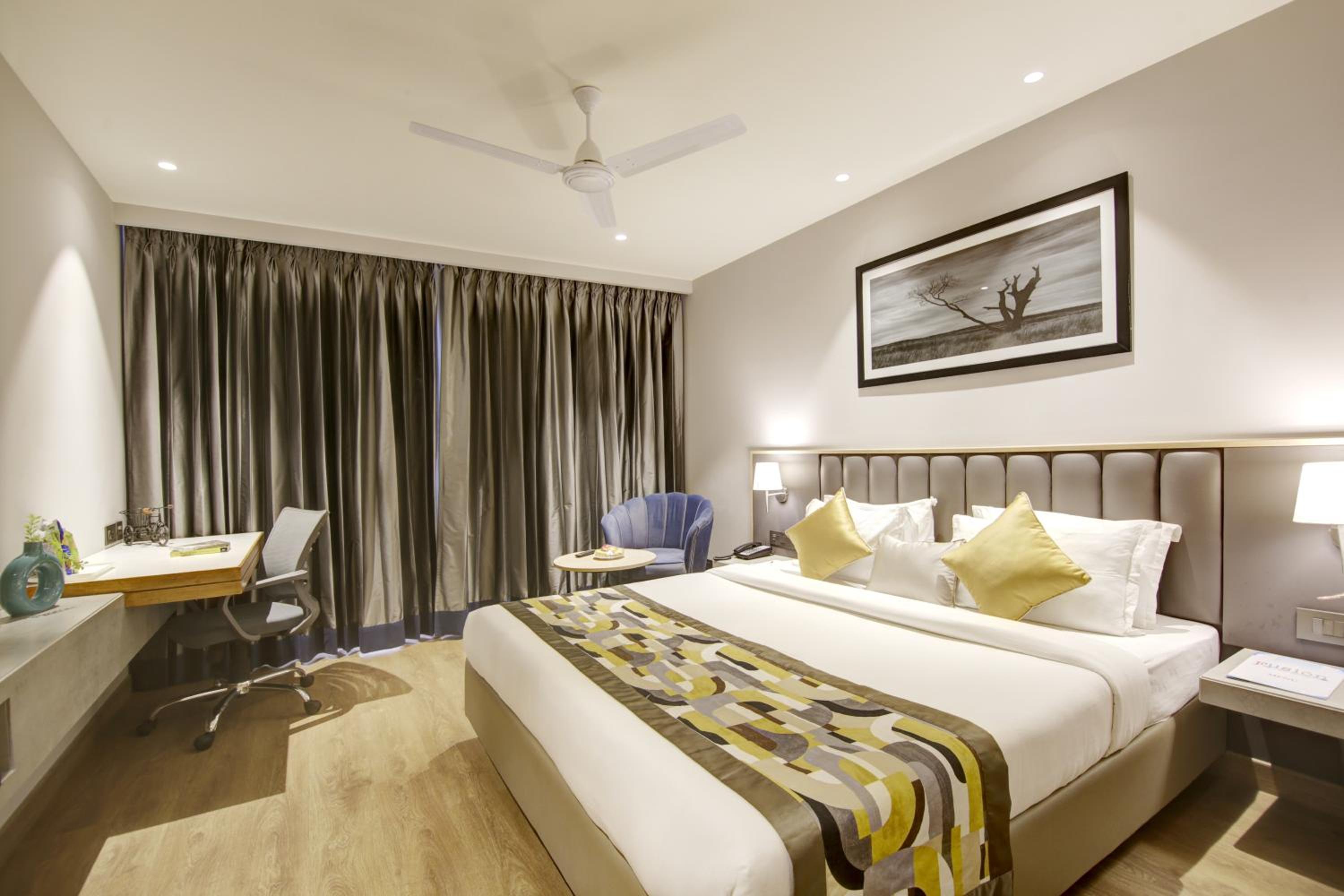Deluxe Room - Photo 8