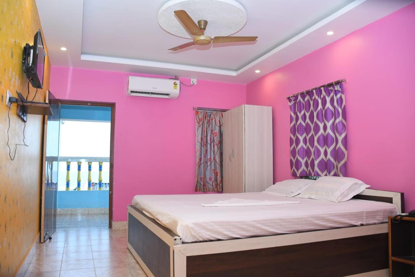 Deluxe Double Room With Balcony And Sea View photo 2