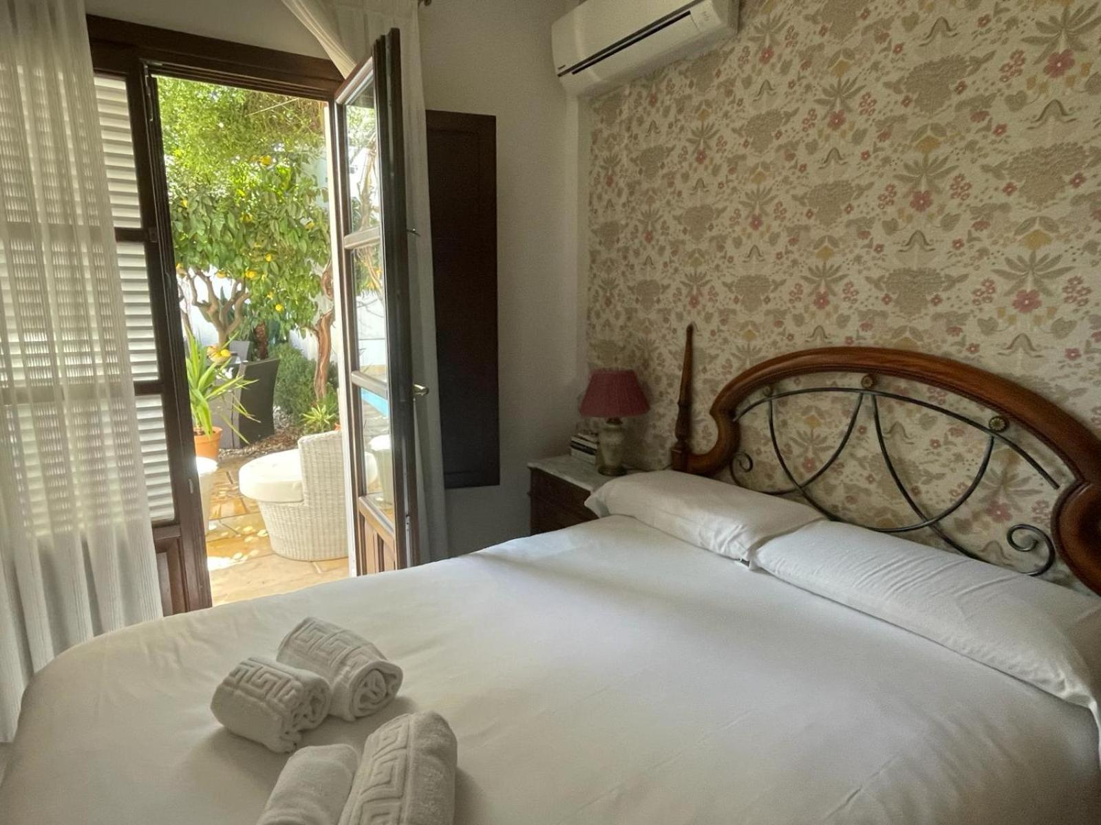 Habitación Doble con Acceso a la Piscina
