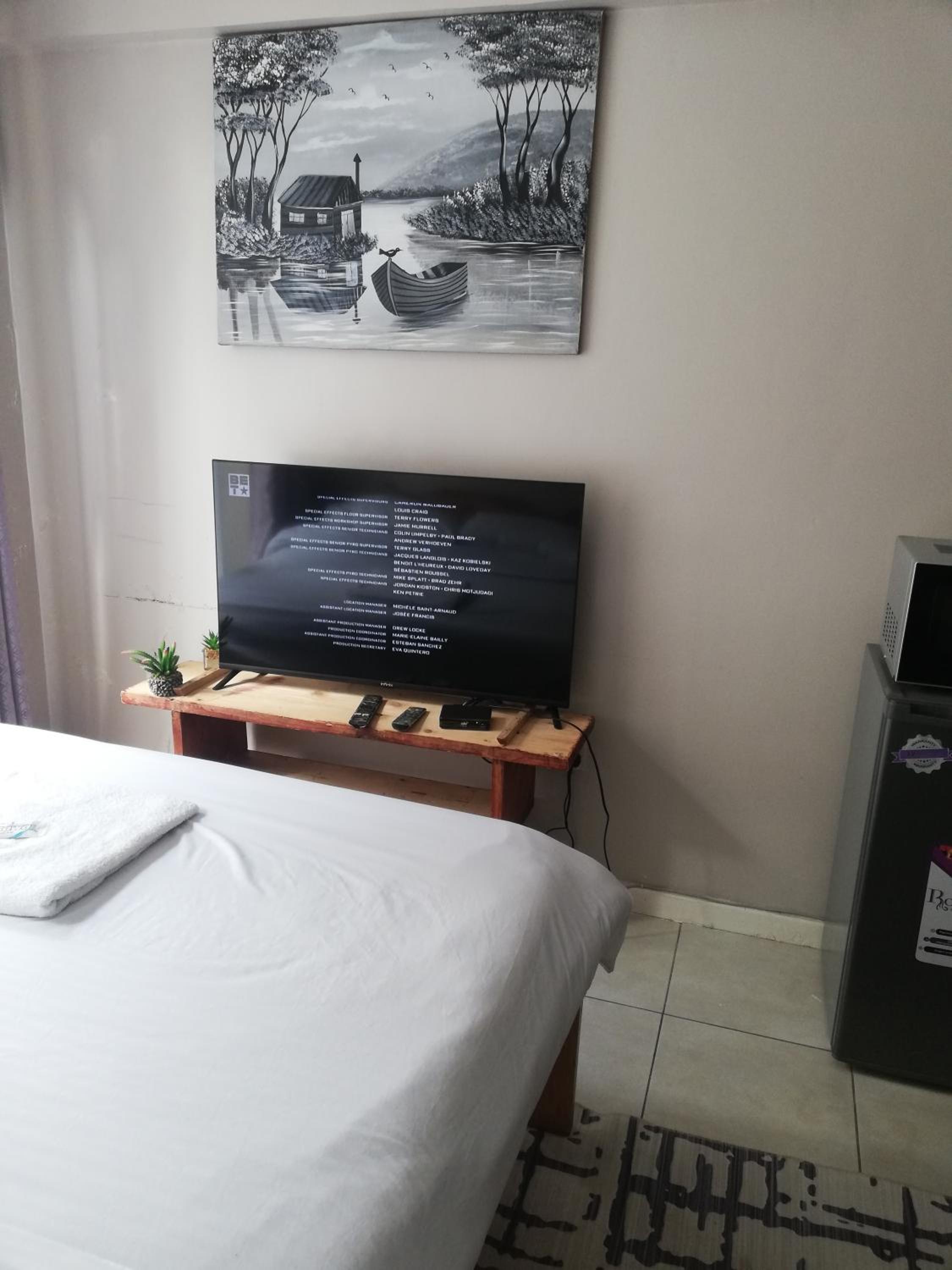 Single Room With Private Bathroom photo 1