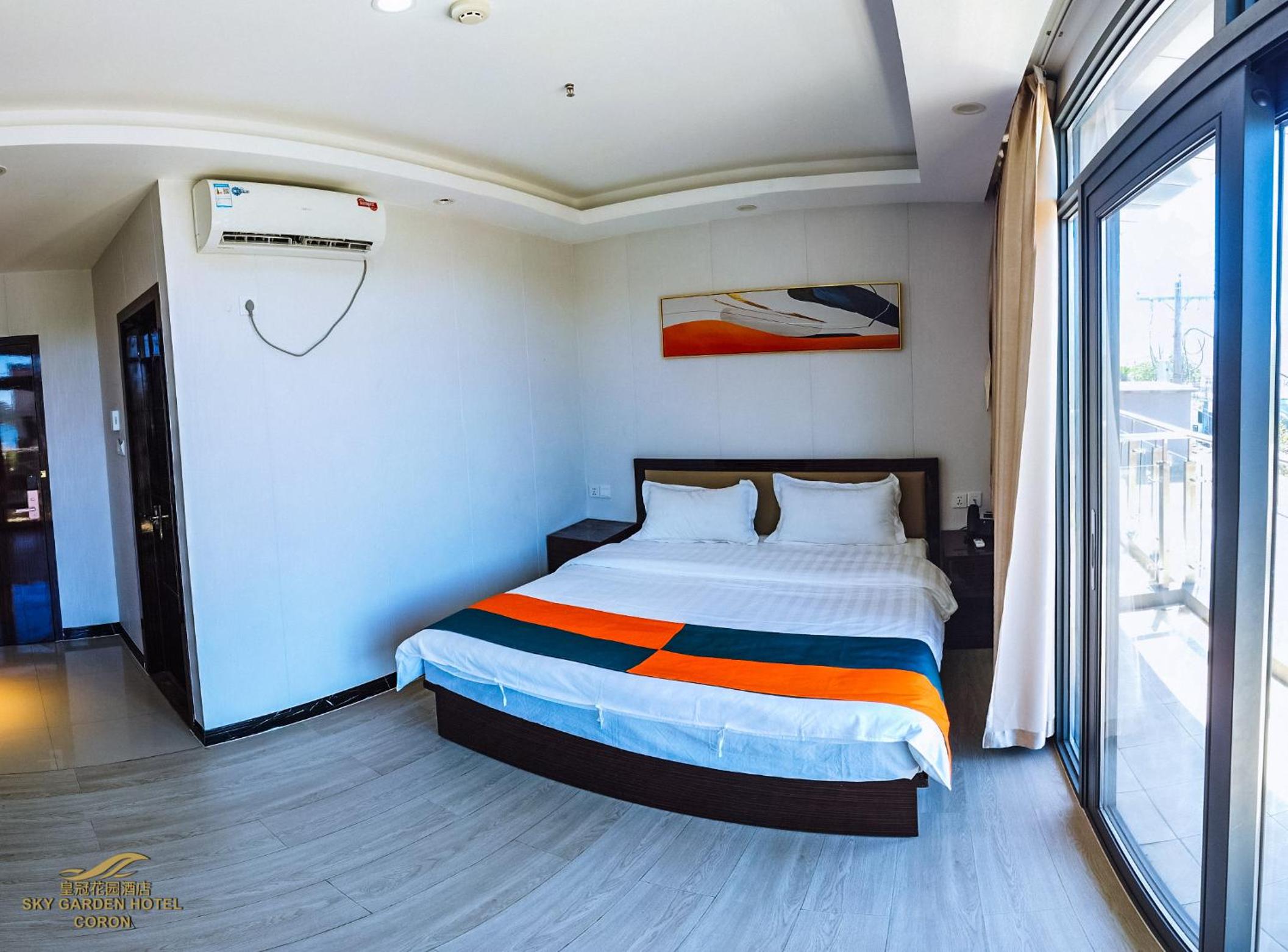 Deluxe Double Room with Balcony - Photo 11