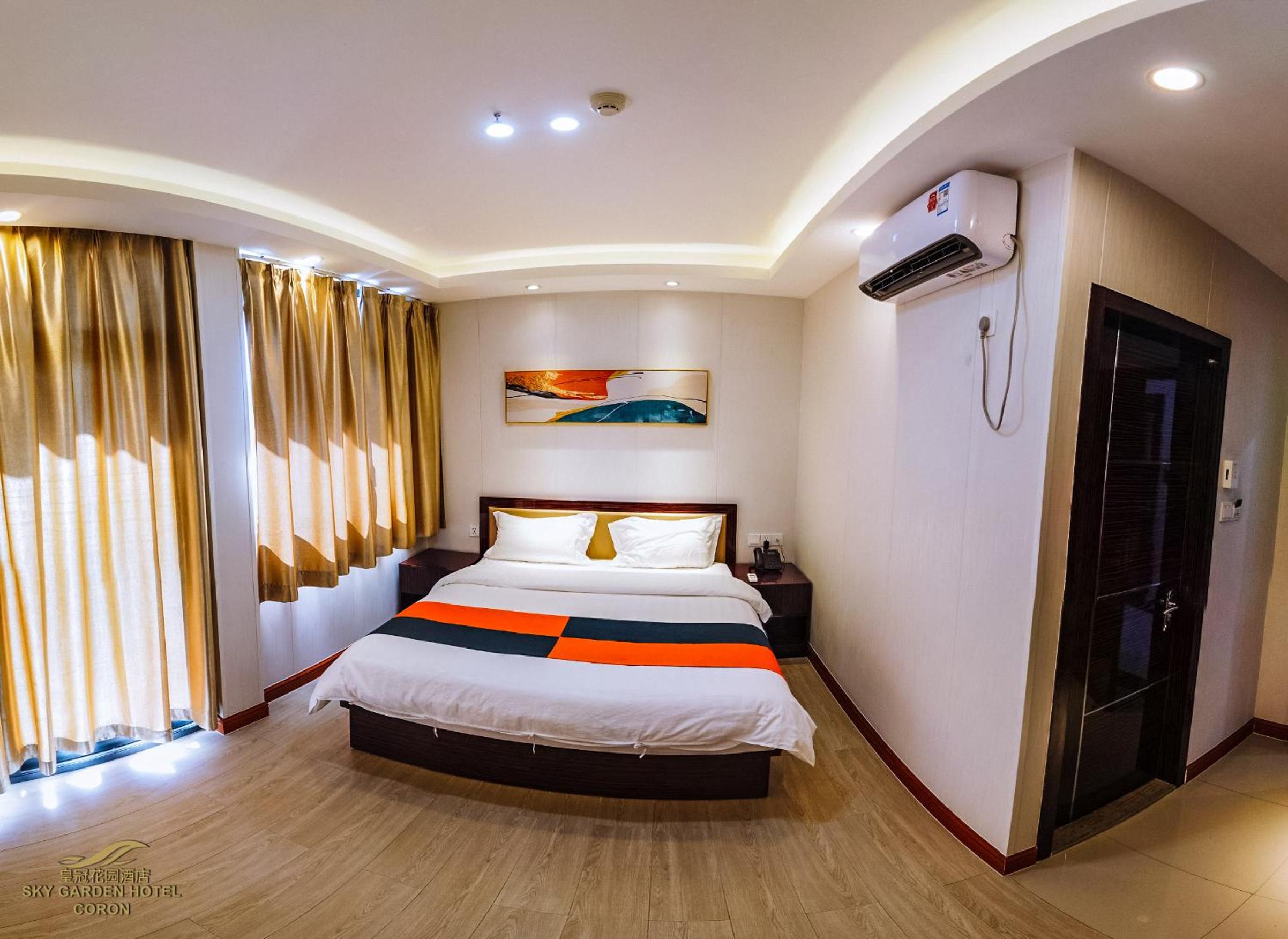 Deluxe Double Room with Balcony - Photo 32