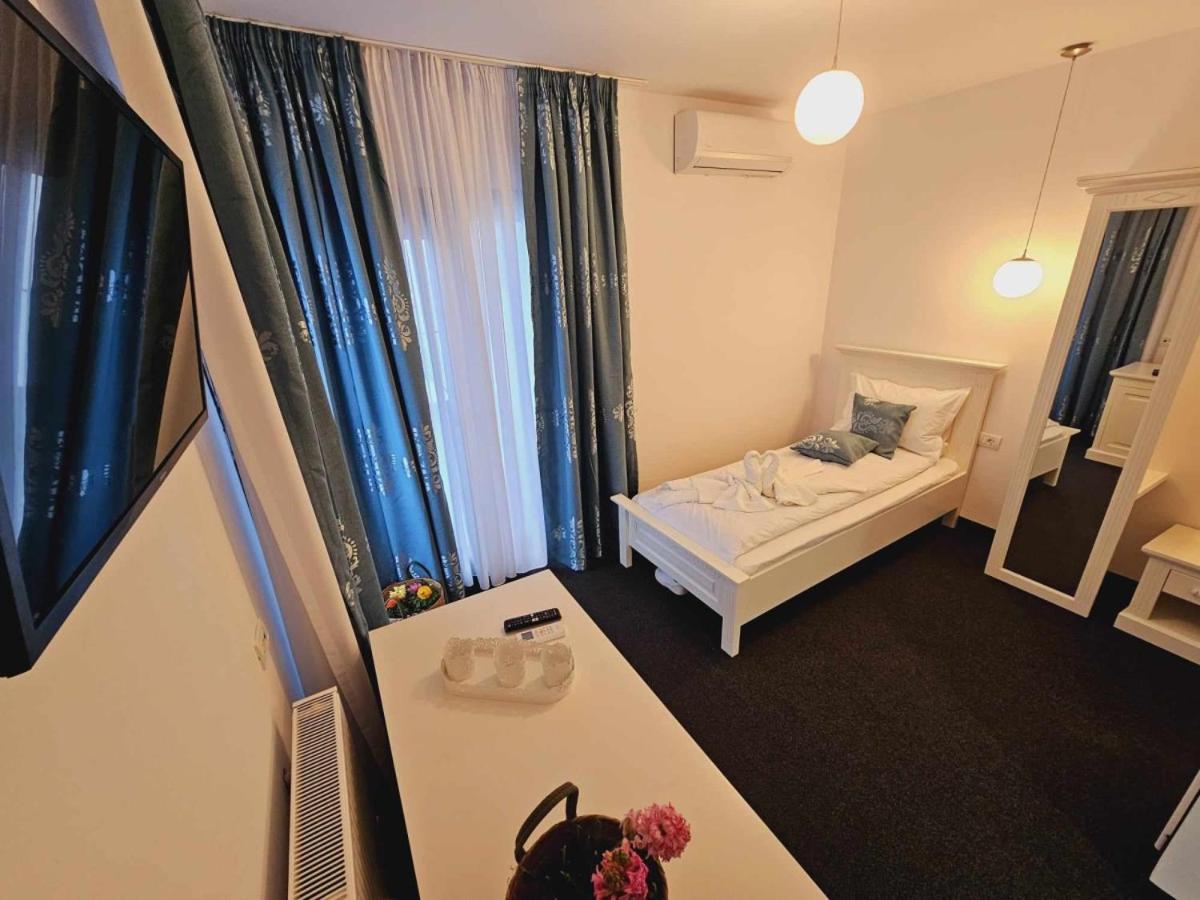 Single Room With Lake View photo 3