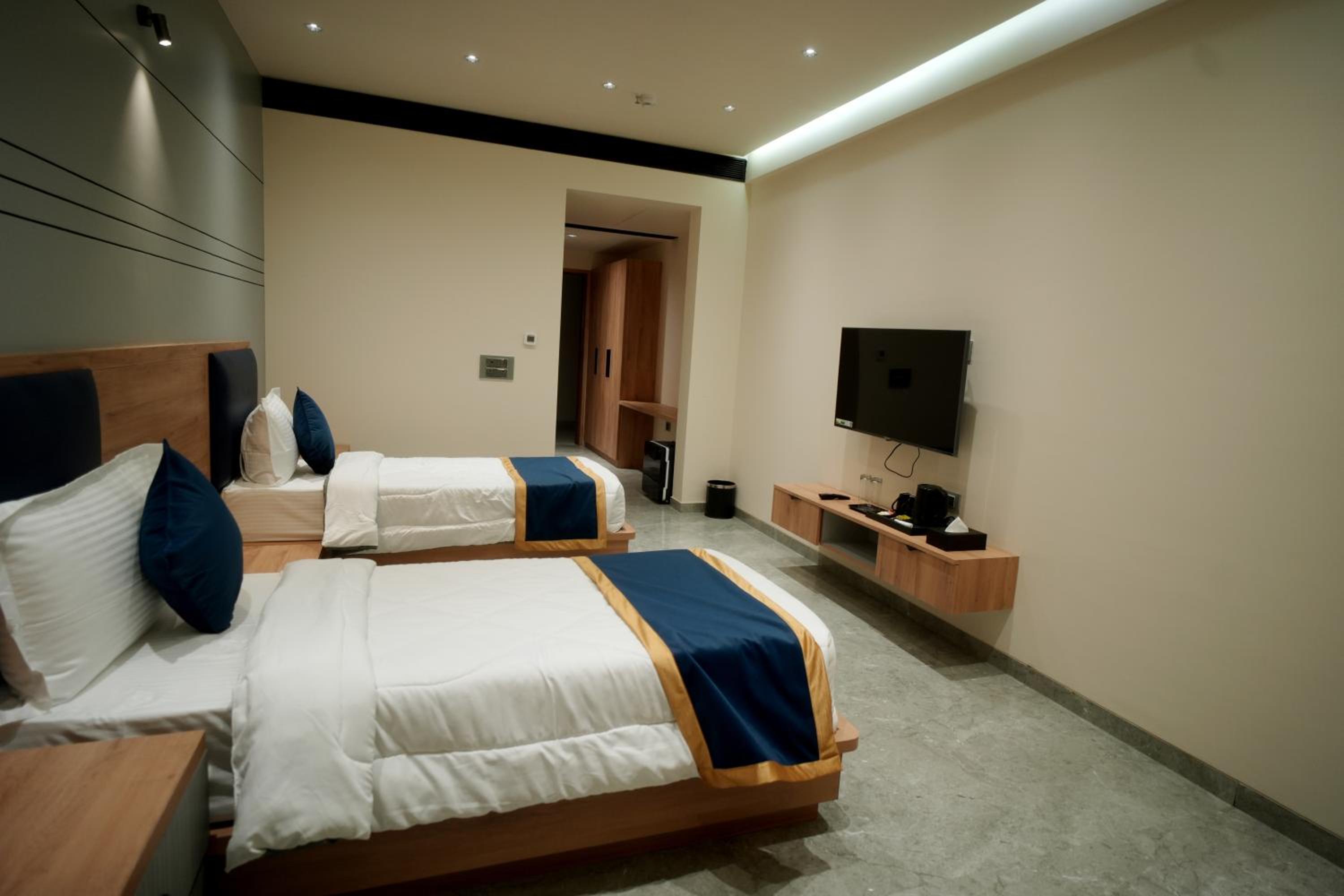 Superior Double or Twin Room photo 3