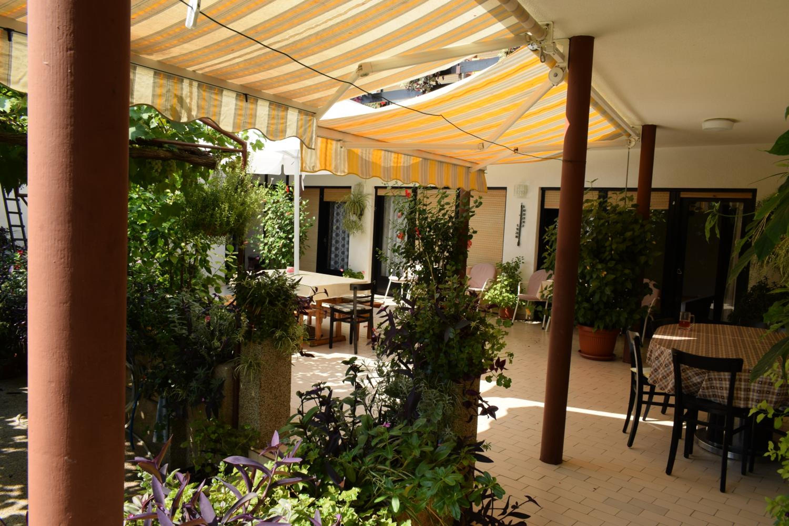 Double Room with Balcony - Photo 2