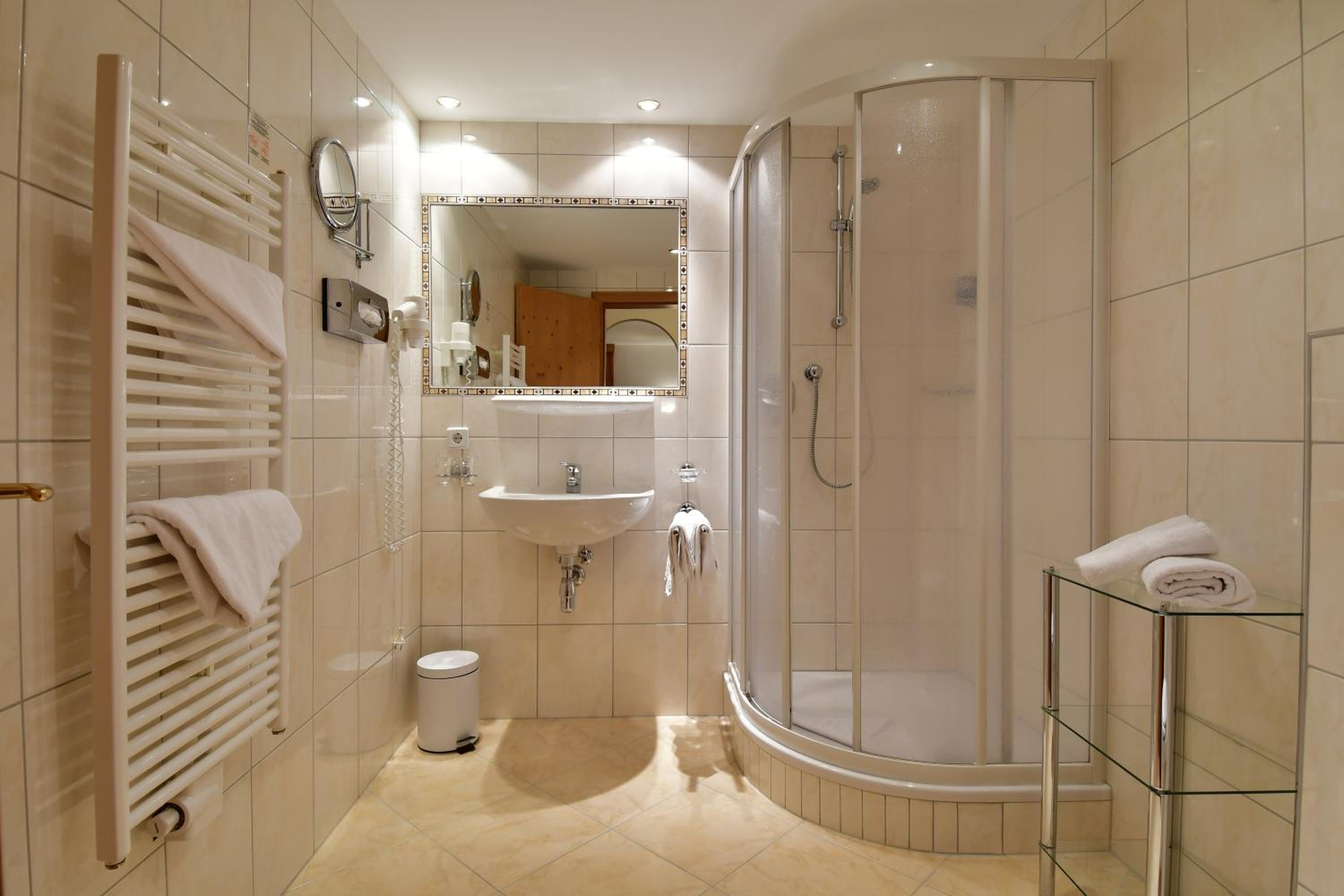 Double Room - Photo 5