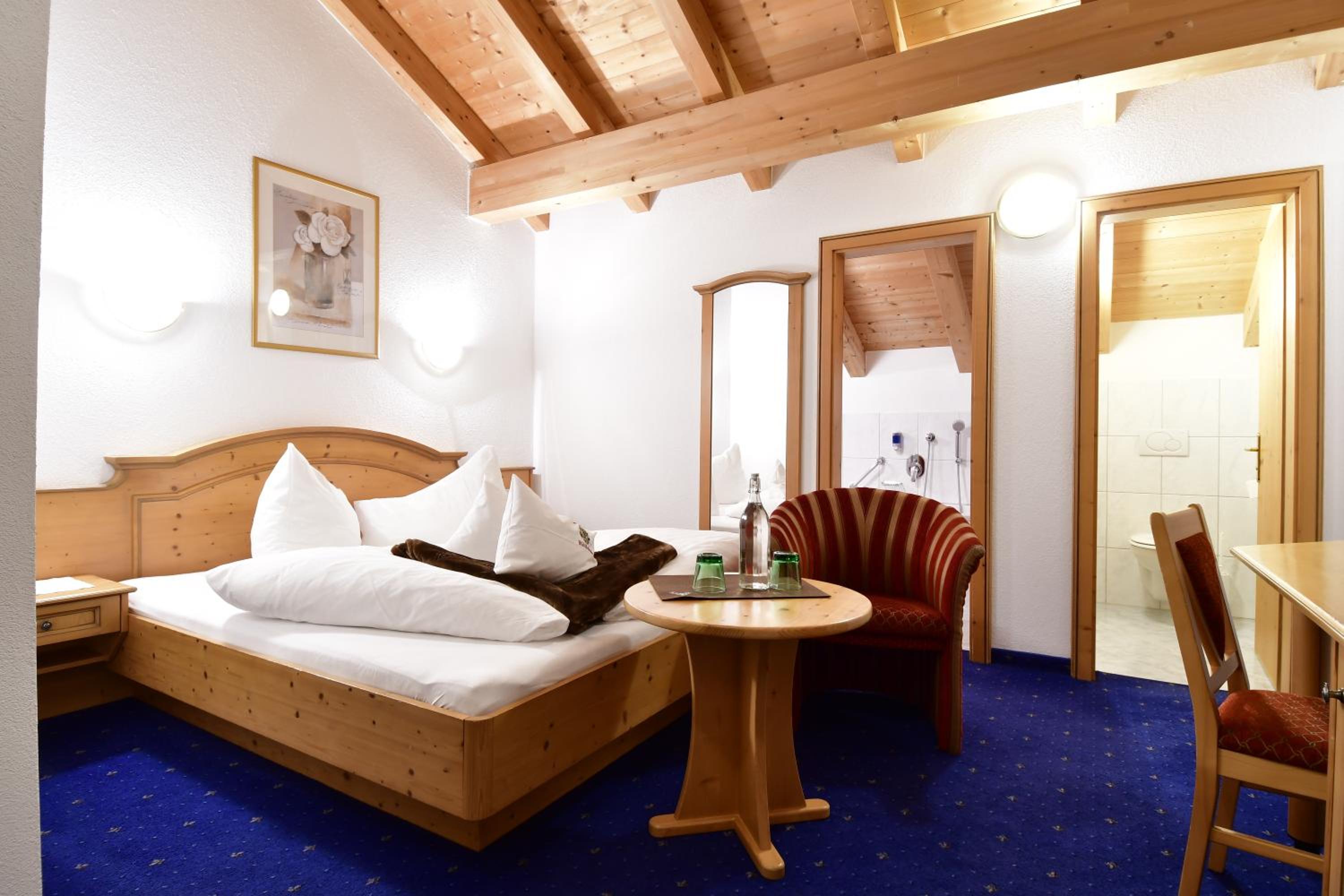 Double Room - Photo 3