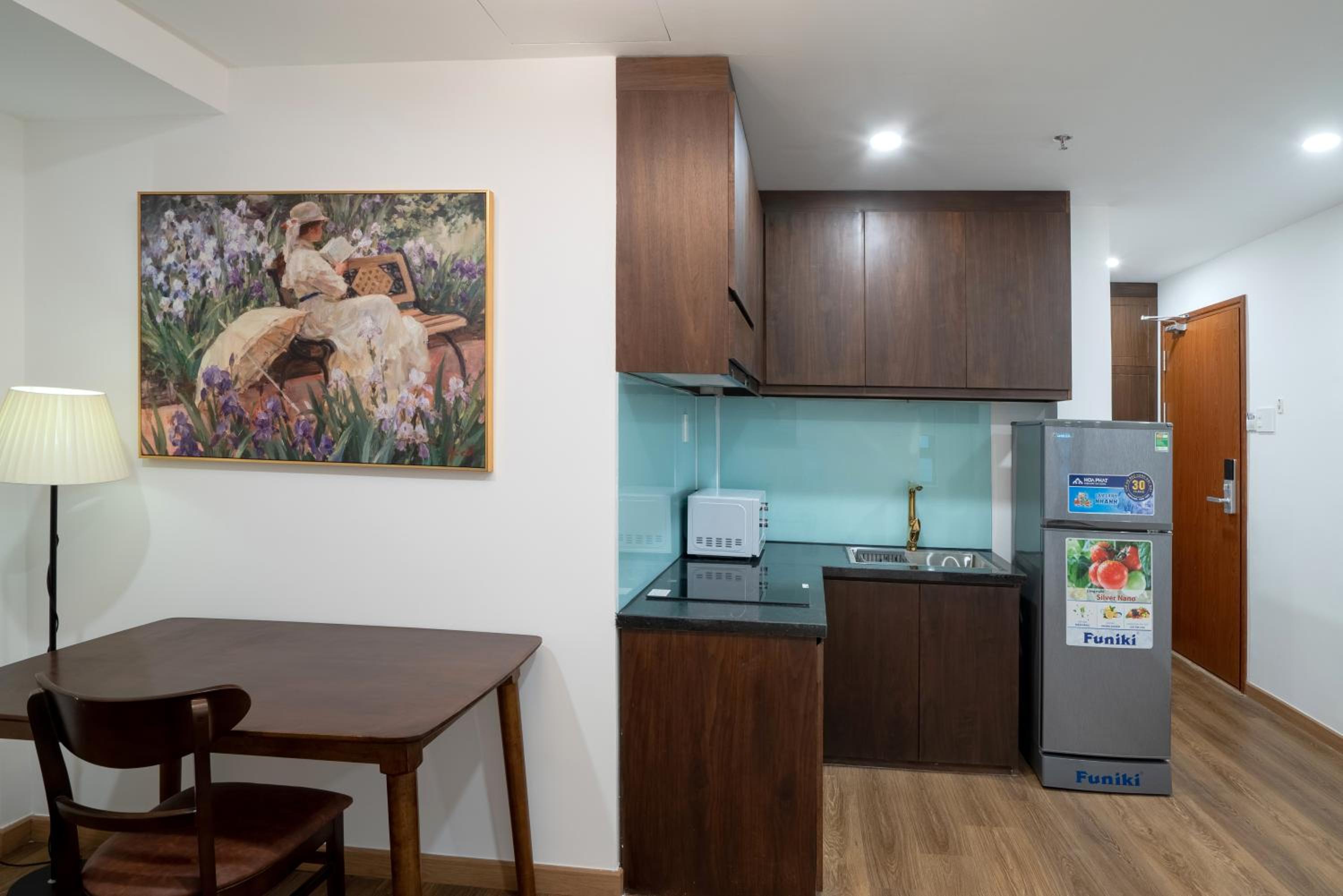Apartment - Photo 2