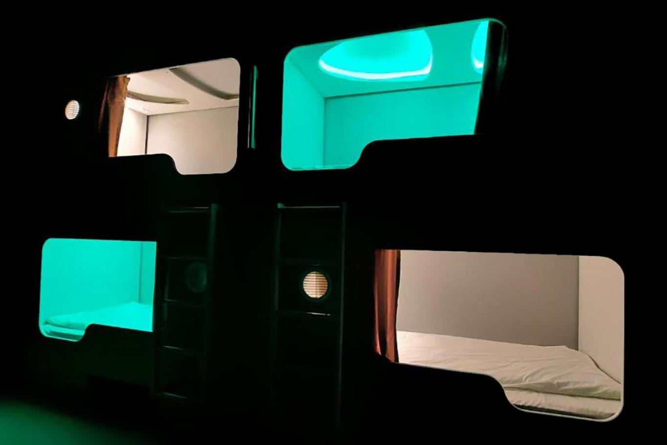 Single Bed in 4-Bed Dormitory Room photo 2