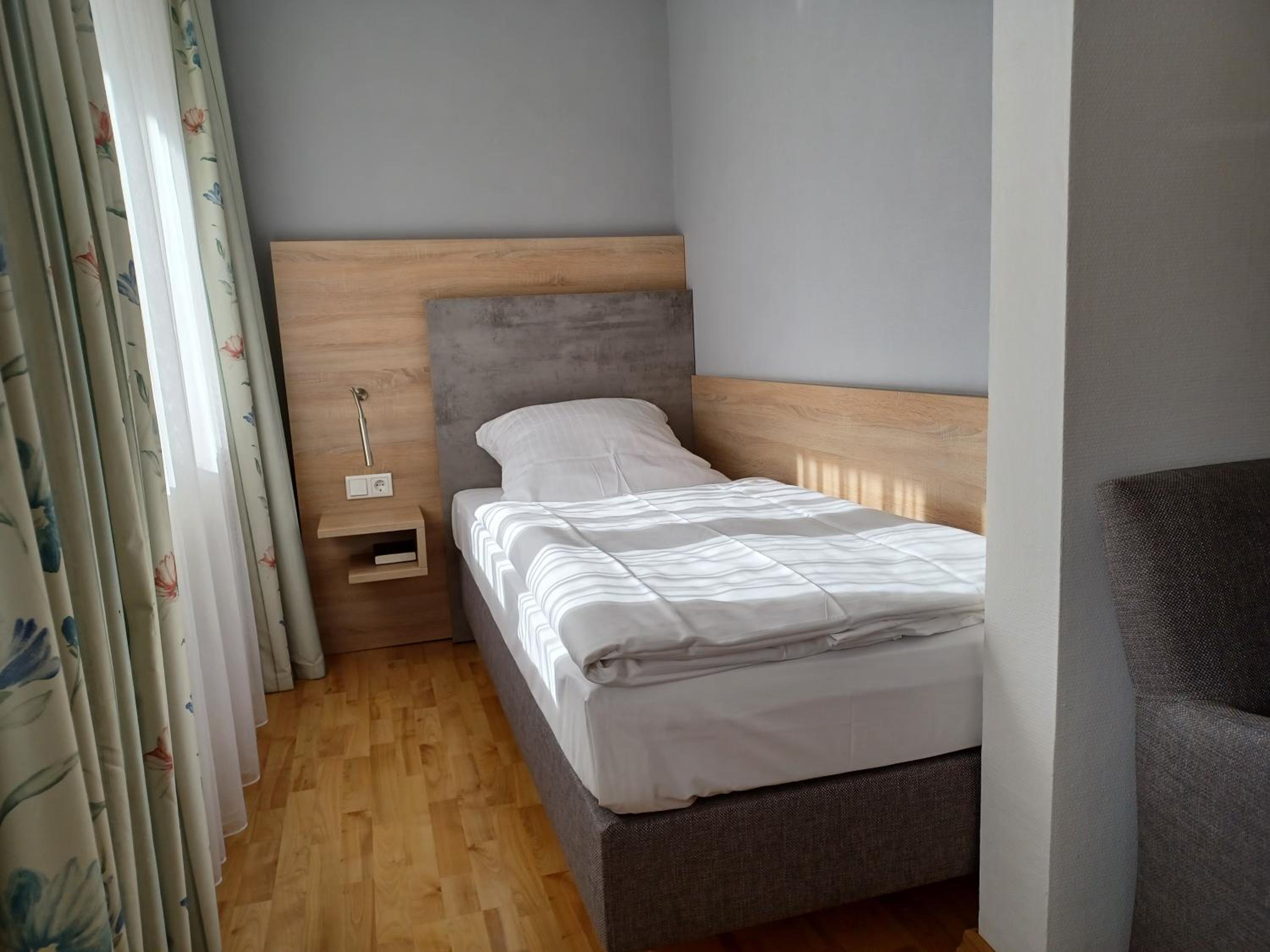 Single Room photo 2