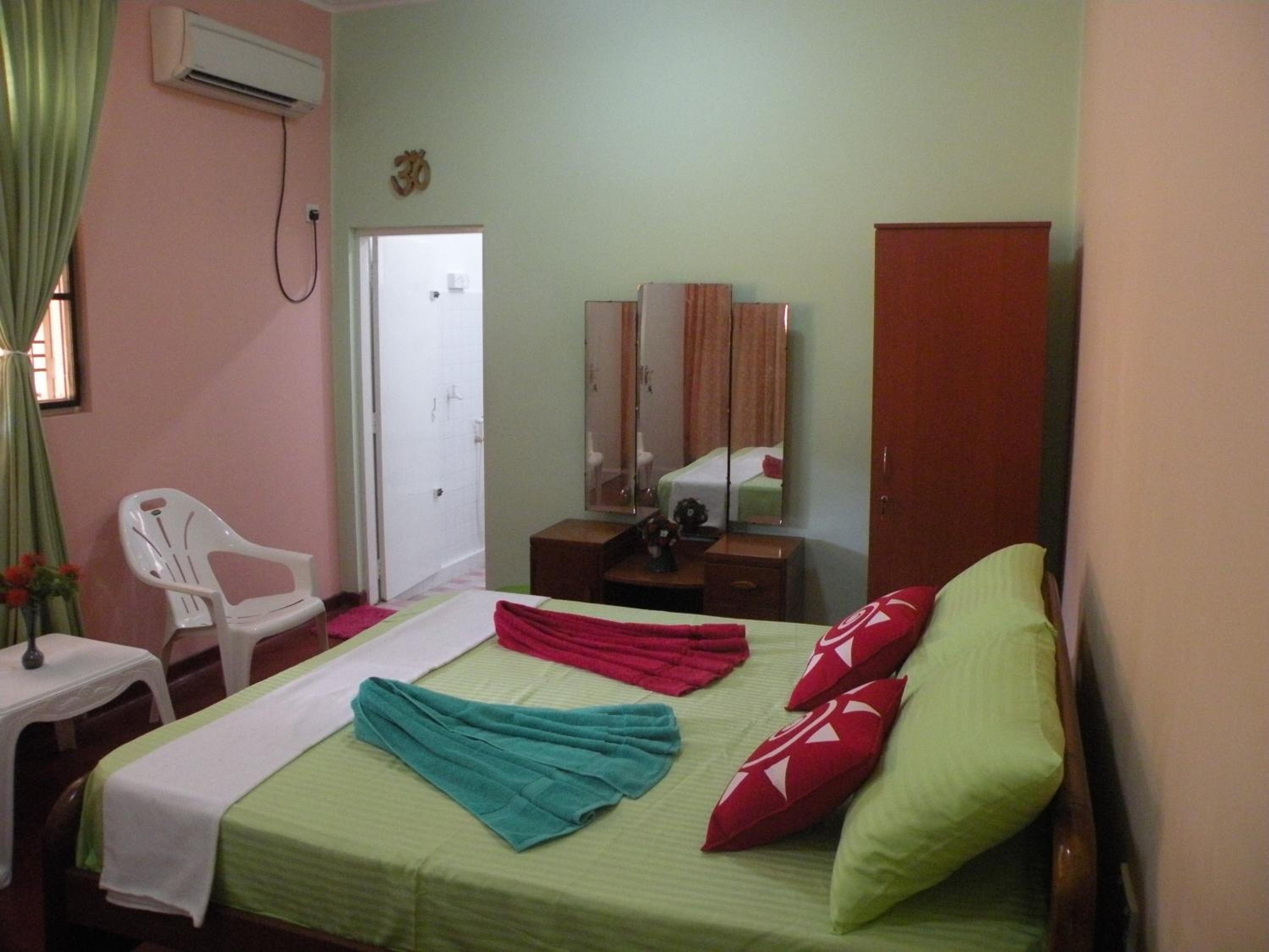 Double or Twin Room with Private Bathroom and AC photo 2