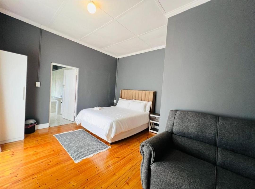 Double Room with Private Bathroom photo 1