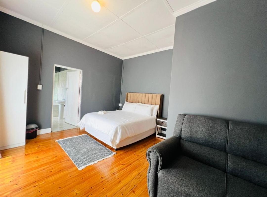 Double Room with Private Bathroom photo 2