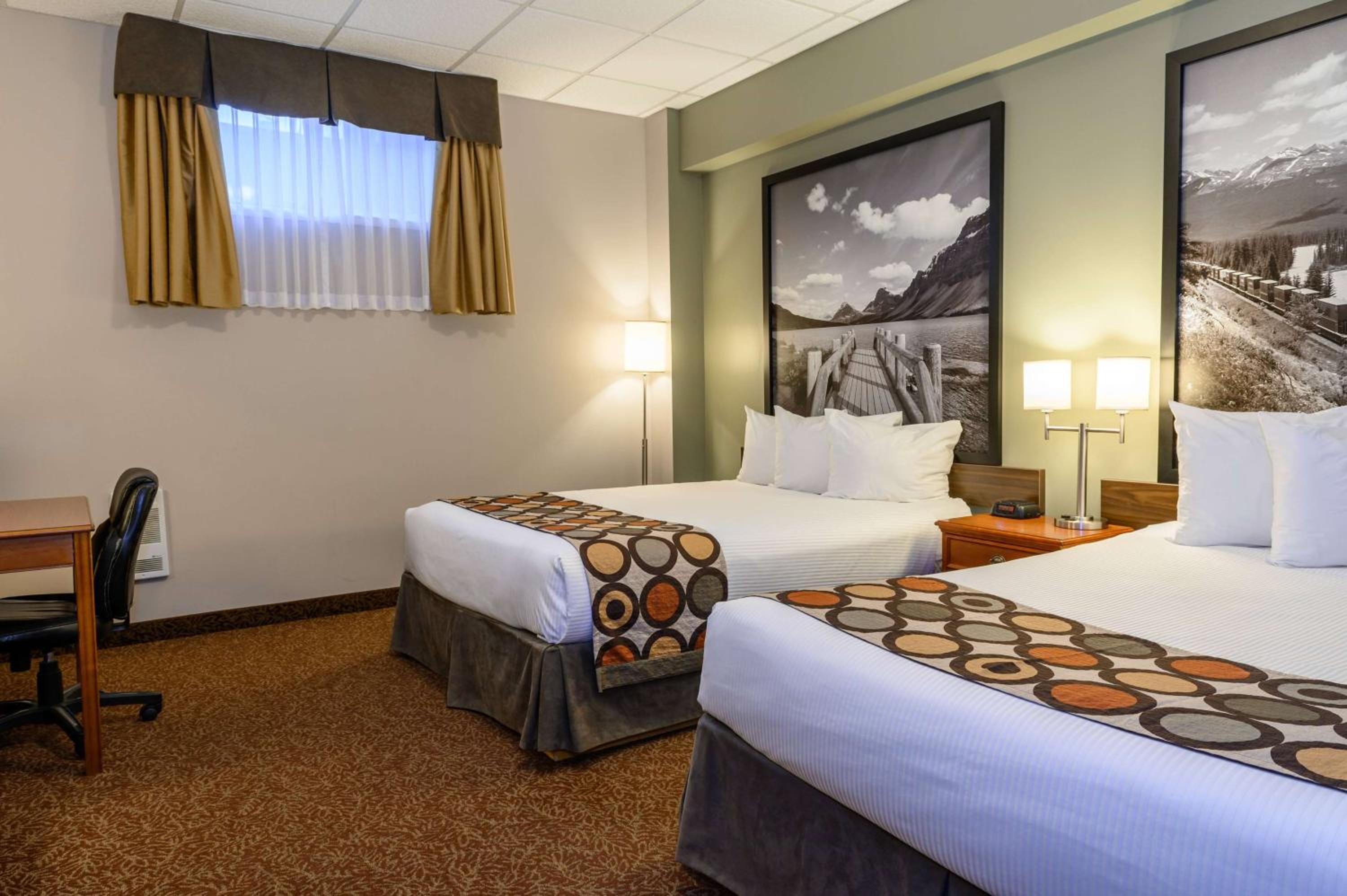 Queen Room with Two Queen Beds - Basement/Non-Smoking - Photo 1
