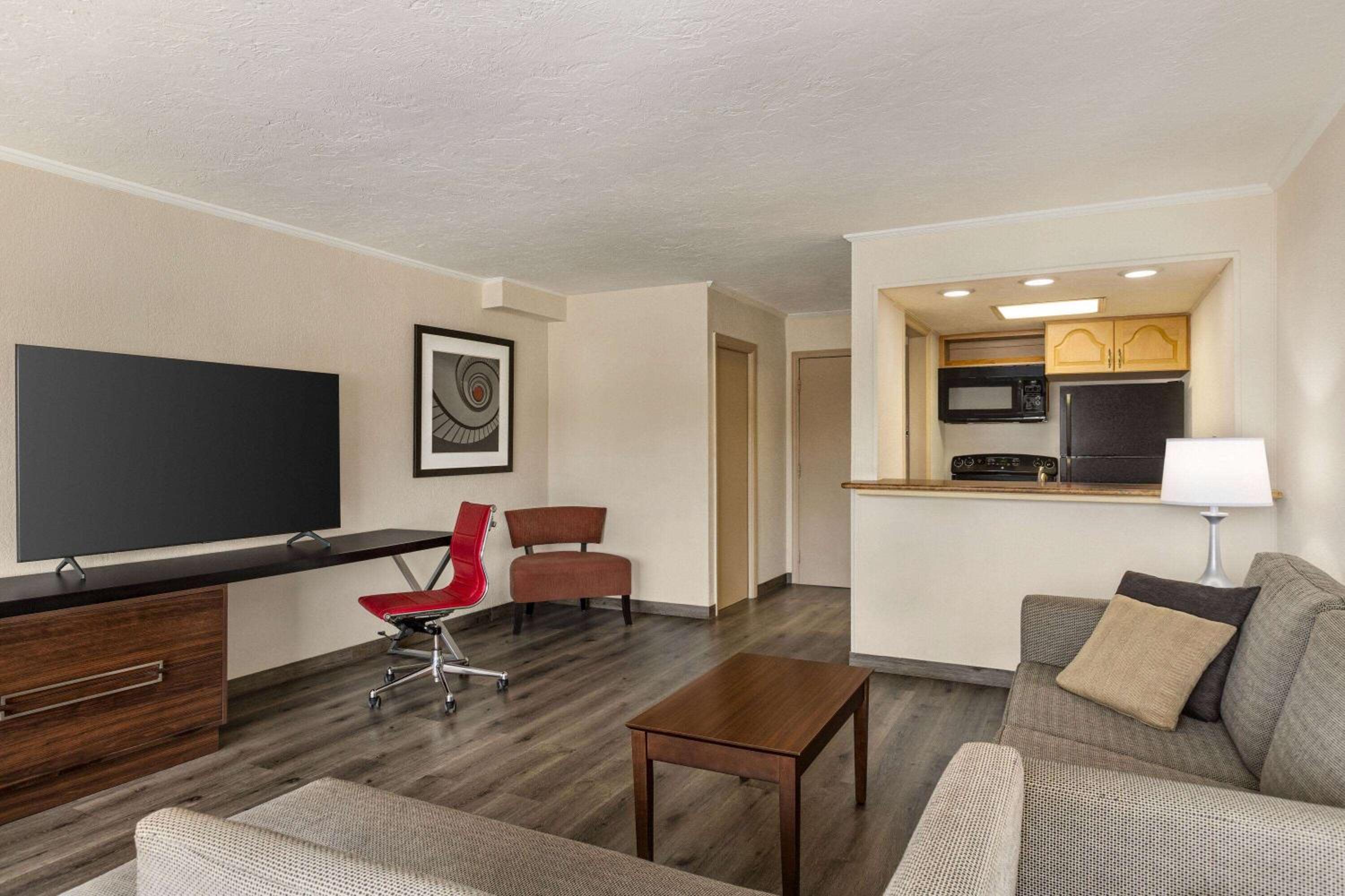 Suite with Two Double Beds and Water View - Non-Smoking - Photo 1