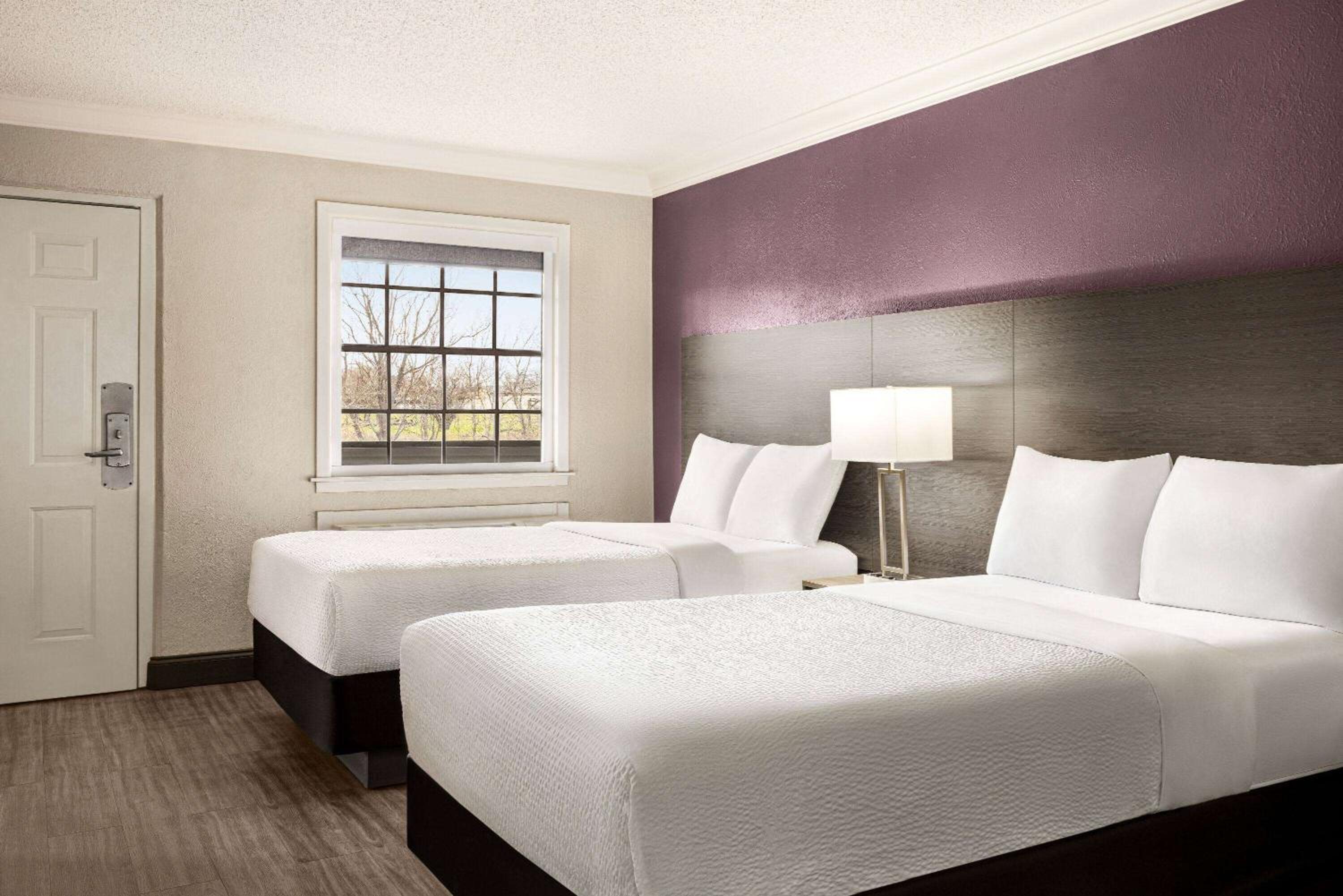 Room with Two Double Beds - Photo 5