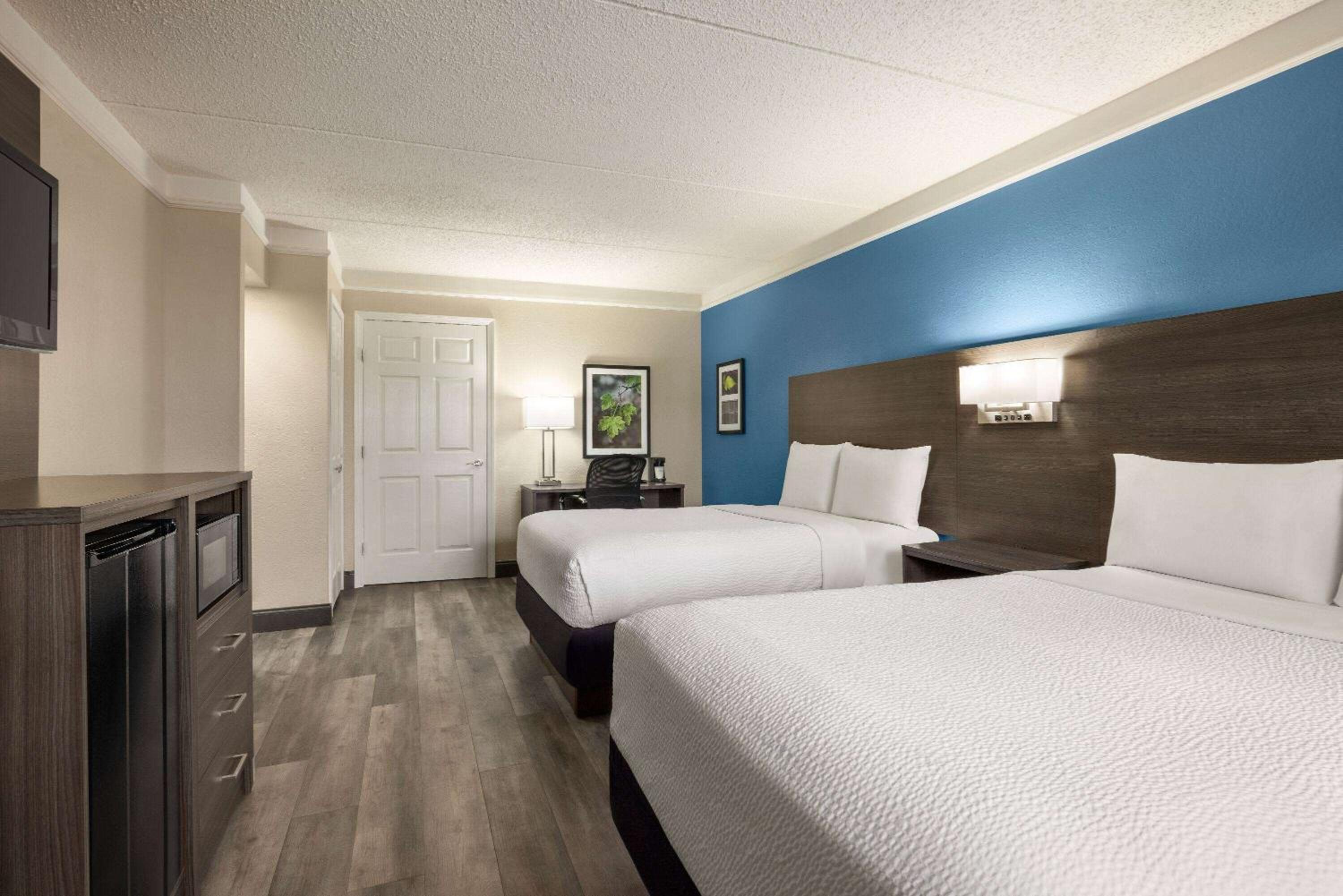 Standard Room with Two Double Beds photo 1