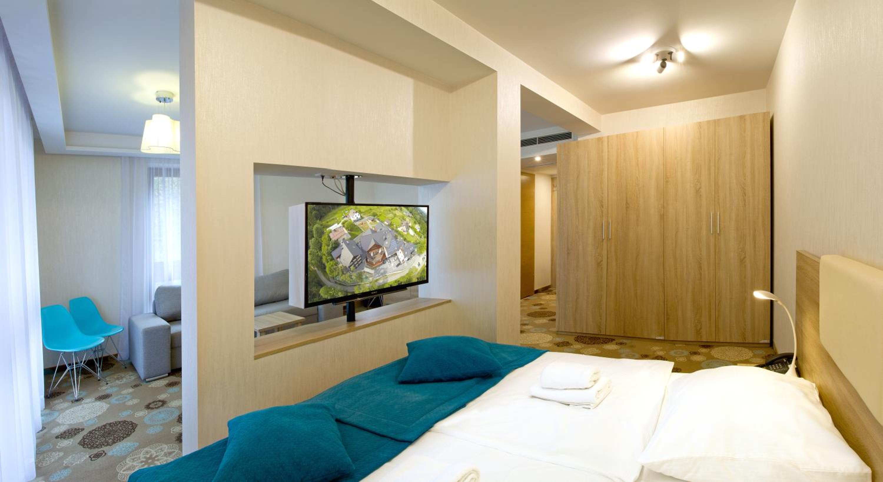  Double Room with View - Photo 7